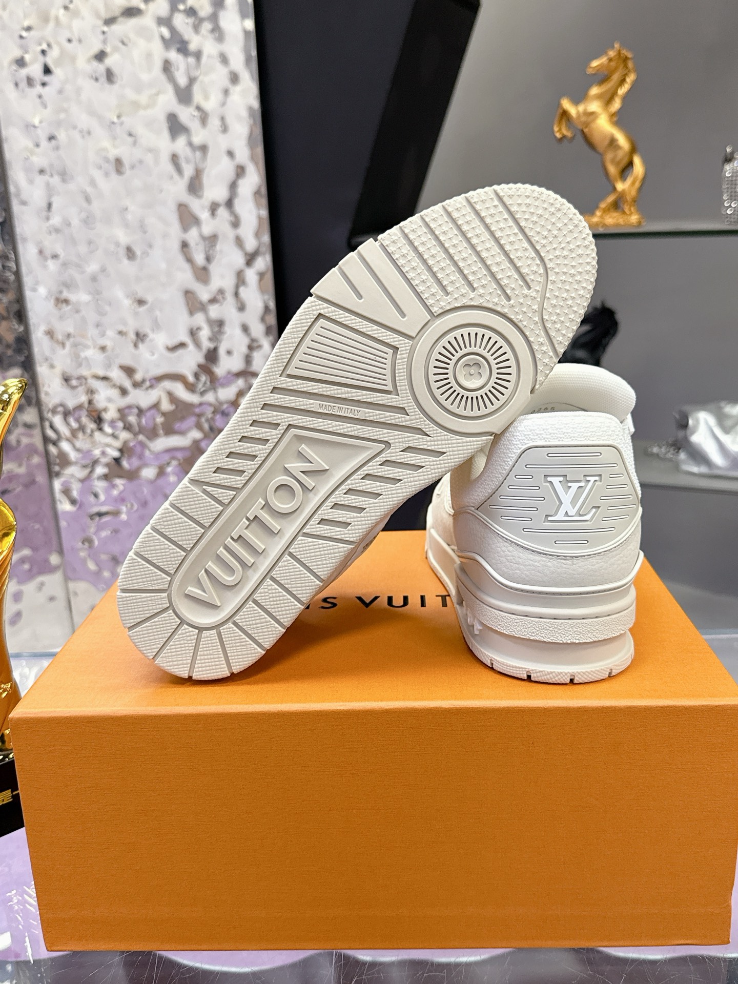 LV 精品仿製運動鞋 全白休閒低幫百搭款｜歐美奢侈品精品推薦