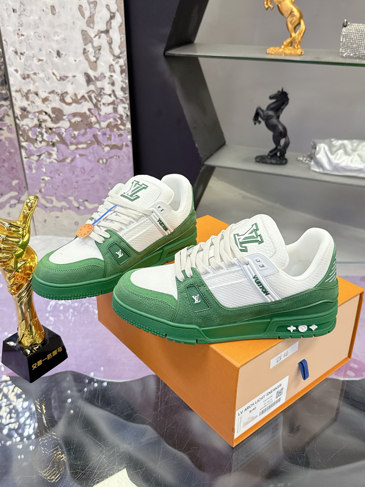 LV 一比一運動鞋 綠白拼色休閒潮流款｜歐美奢侈品精品推薦