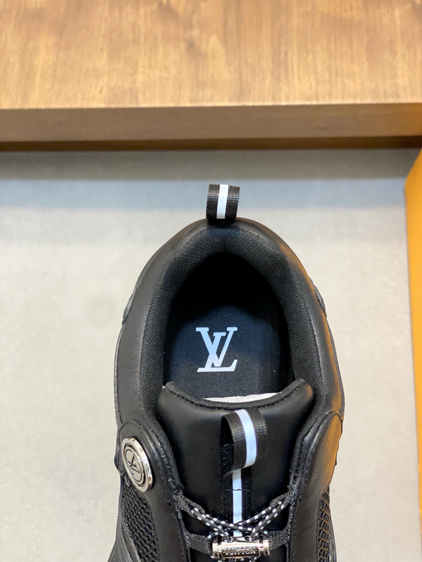 LV 原單運動鞋 黑色低調百搭潮流款｜歐美奢侈品精品推薦