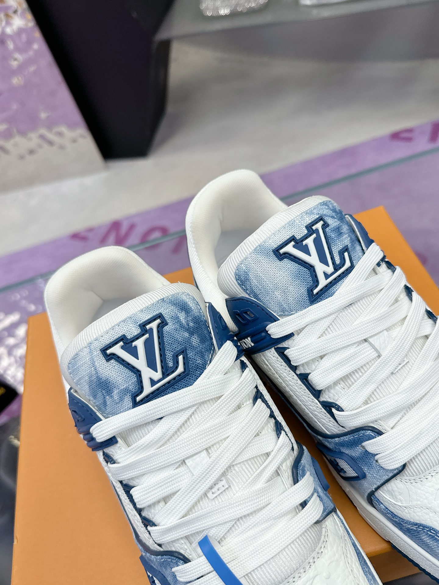 LV 一比一運動鞋 藍白拼色潮流百搭款｜歐美奢侈品精品推薦