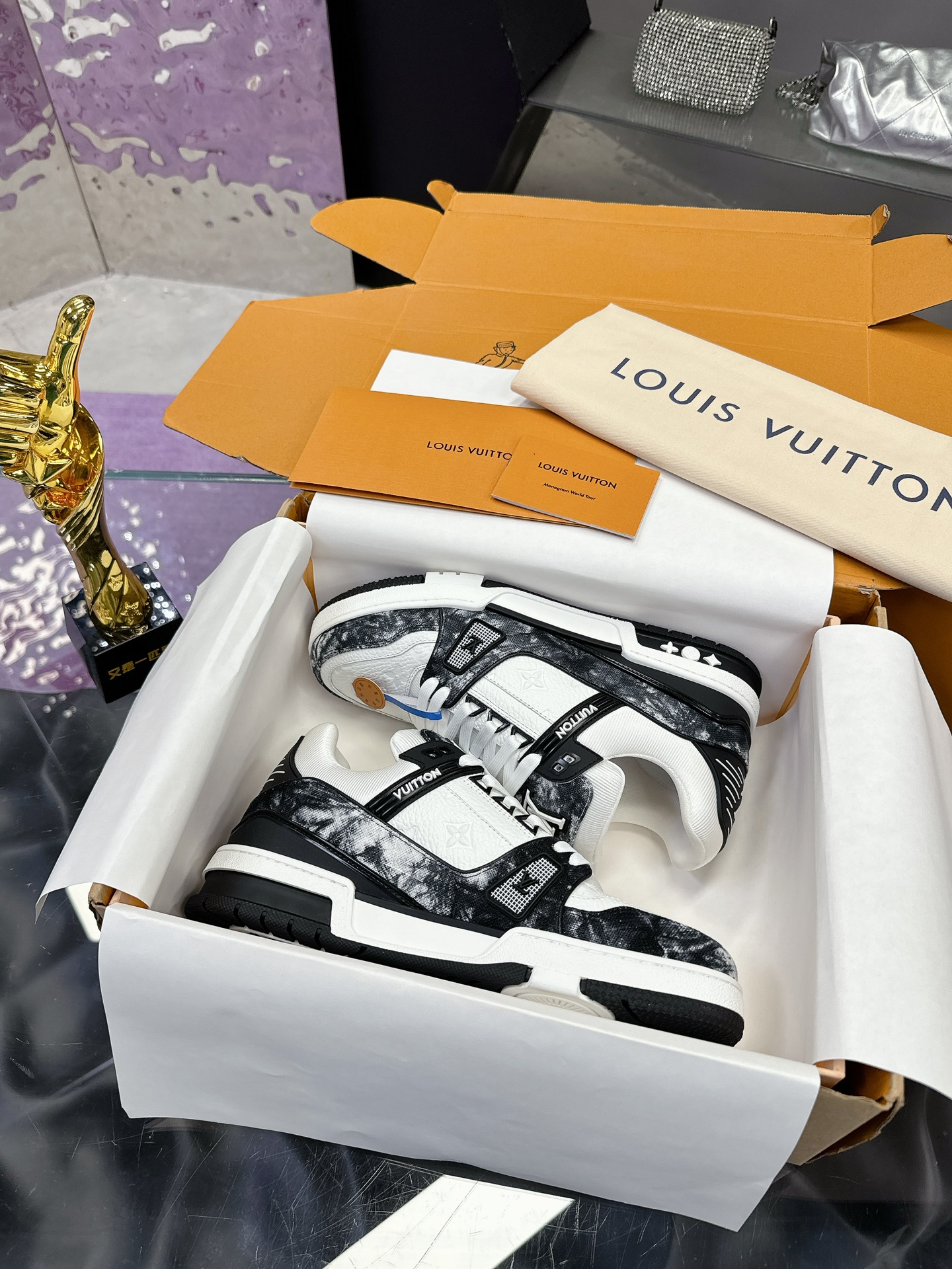 LV 精品仿製運動鞋 黑白大理石紋時尚款｜歐美奢侈品精品推薦