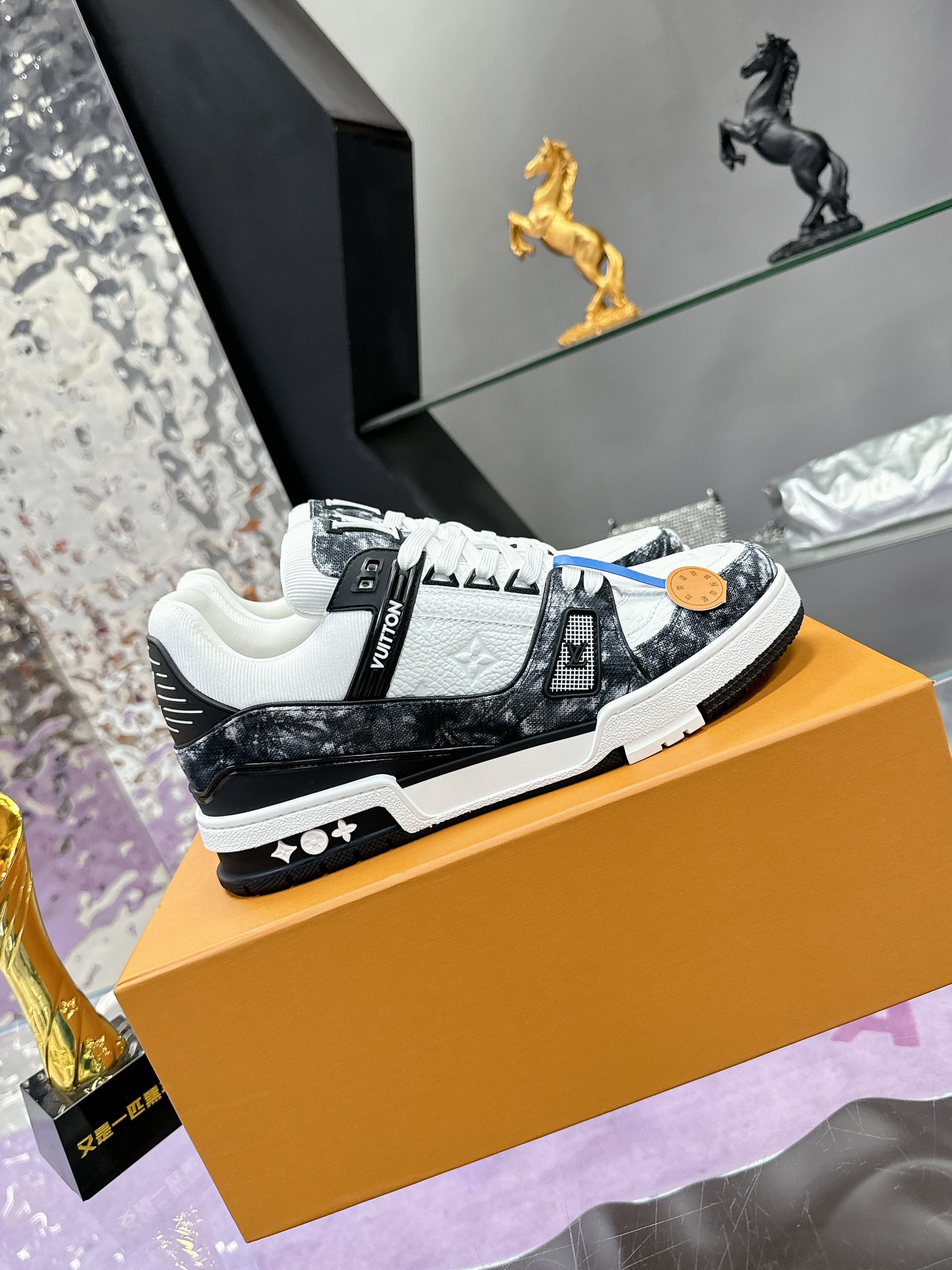 LV 精品仿製運動鞋 黑白大理石紋時尚款｜歐美奢侈品精品推薦