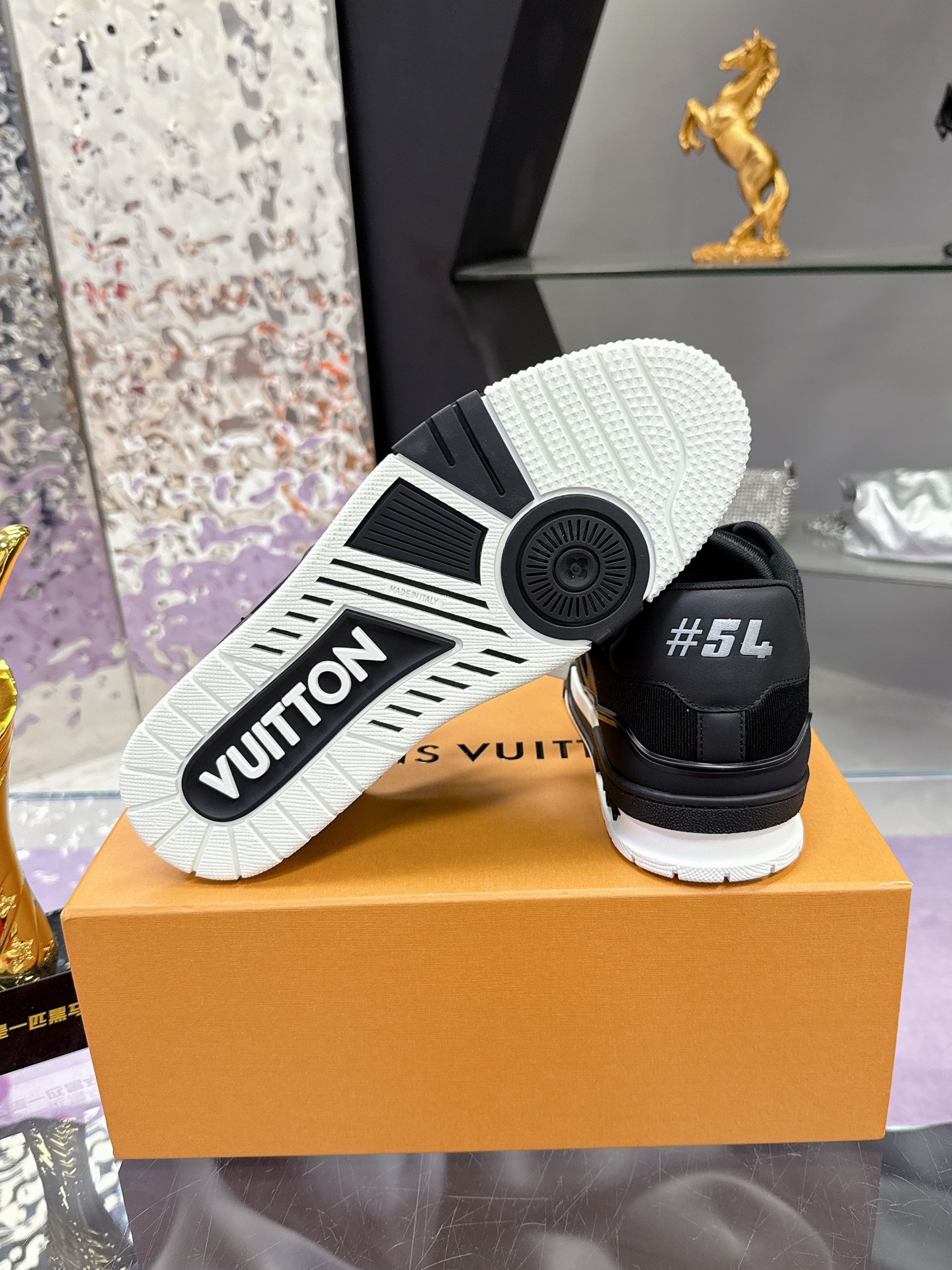 LV A貨仿製運動鞋 黑色低筒百搭款｜歐美奢侈品精品推薦