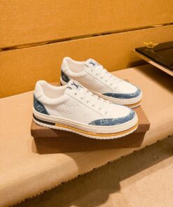 LV 精品仿製白色拼藍牛仔運動鞋 百搭休閒潮流款