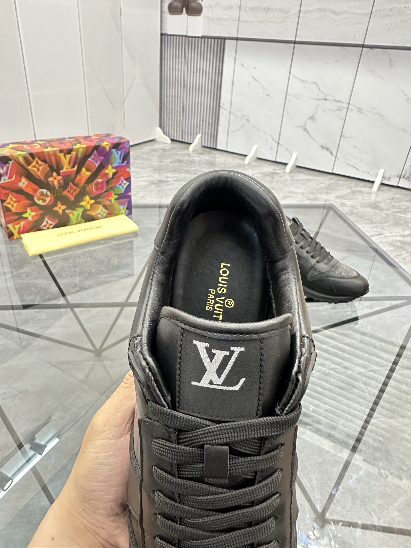 LV 高仿全黑低筒運動鞋 經典百搭男士款｜歐美奢侈品精品推薦