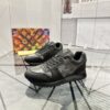 LV 高仿灰黑拼接運動鞋 男士百搭時尚款｜歐美奢侈品精品推薦