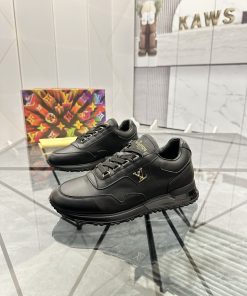 LV 精品仿製全黑運動鞋 男士低調百搭款