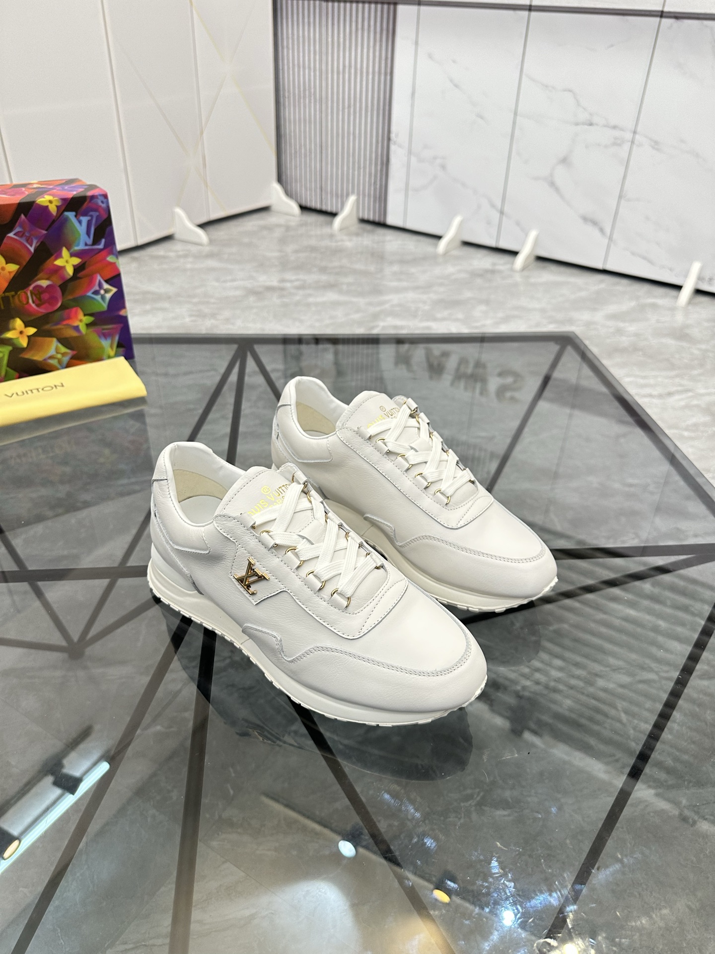 LV 高仿全白運動鞋 男士百搭舒適時尚款｜歐美奢侈品精品推薦
