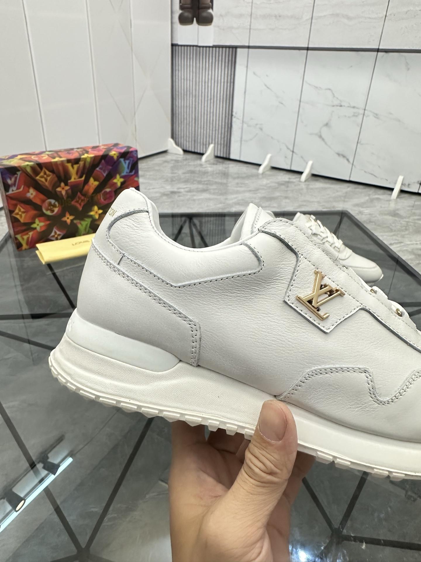 LV 高仿全白運動鞋 男士百搭舒適時尚款｜歐美奢侈品精品推薦