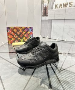 LV 一比一黑色壓紋運動鞋 男士低調百搭潮流款