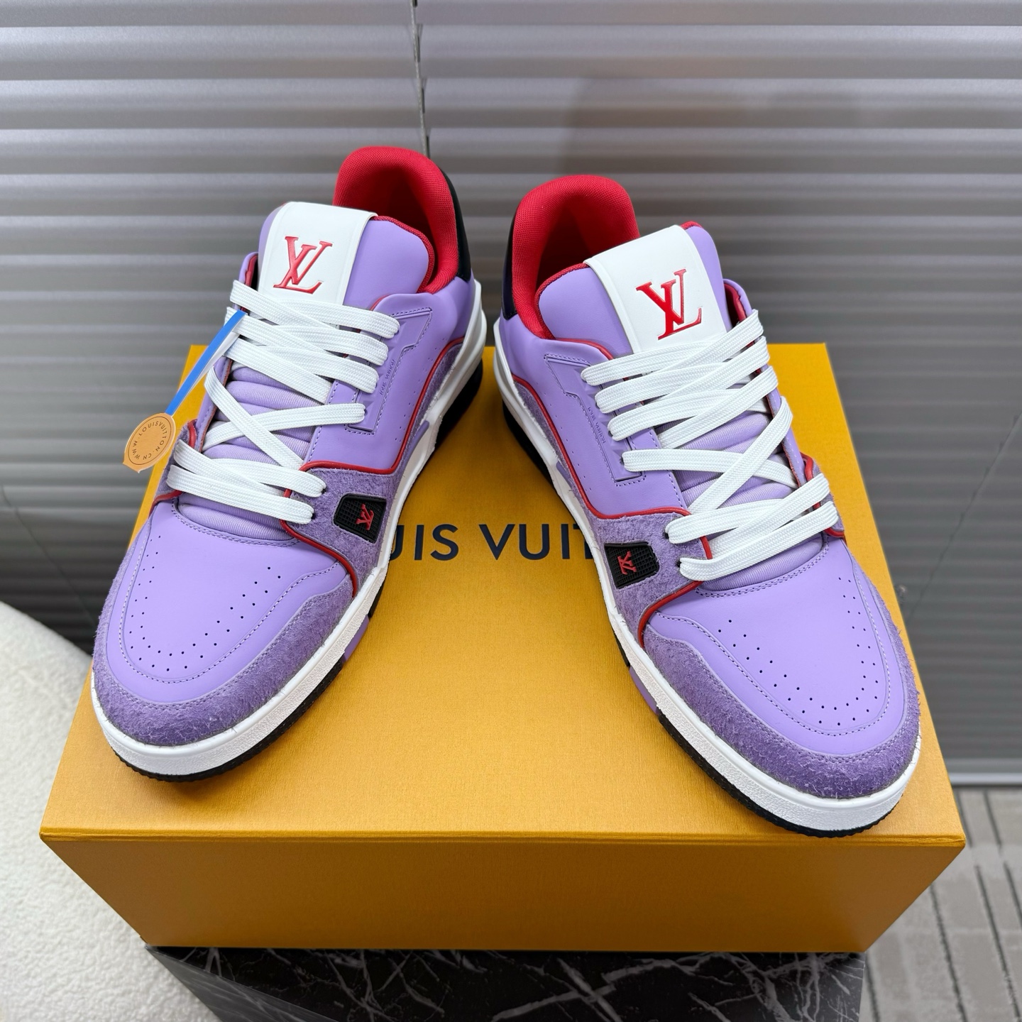 LV 一比一運動鞋 紫紅撞色設計 時尚百搭街頭款｜歐美奢侈品精品推薦