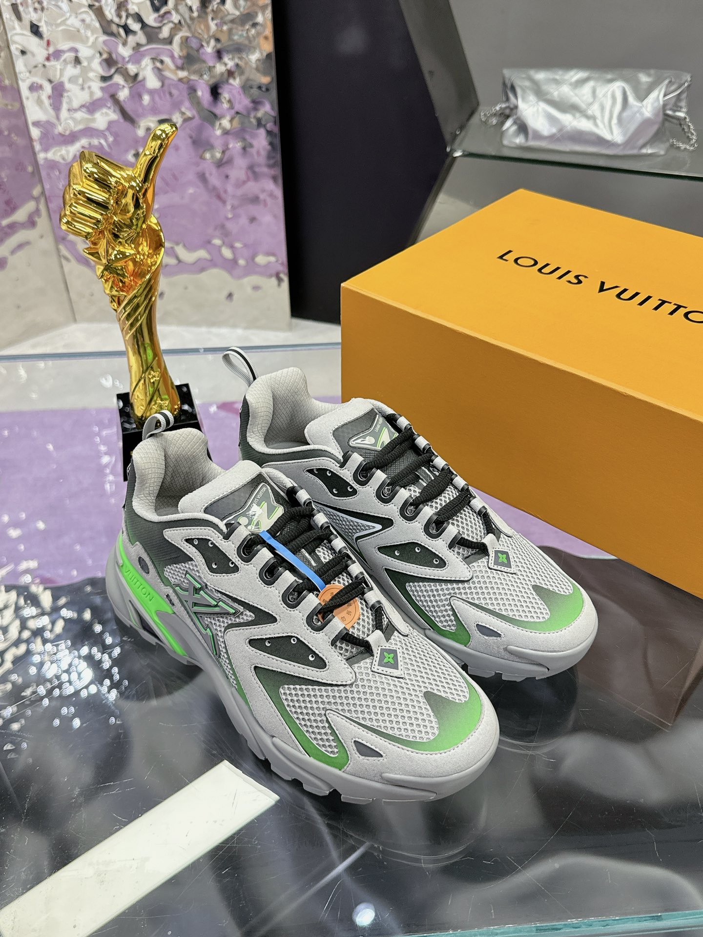 LV 高仿運動鞋 灰綠拼色 厚底舒適百搭時尚休閒鞋｜歐美奢侈品精品推薦