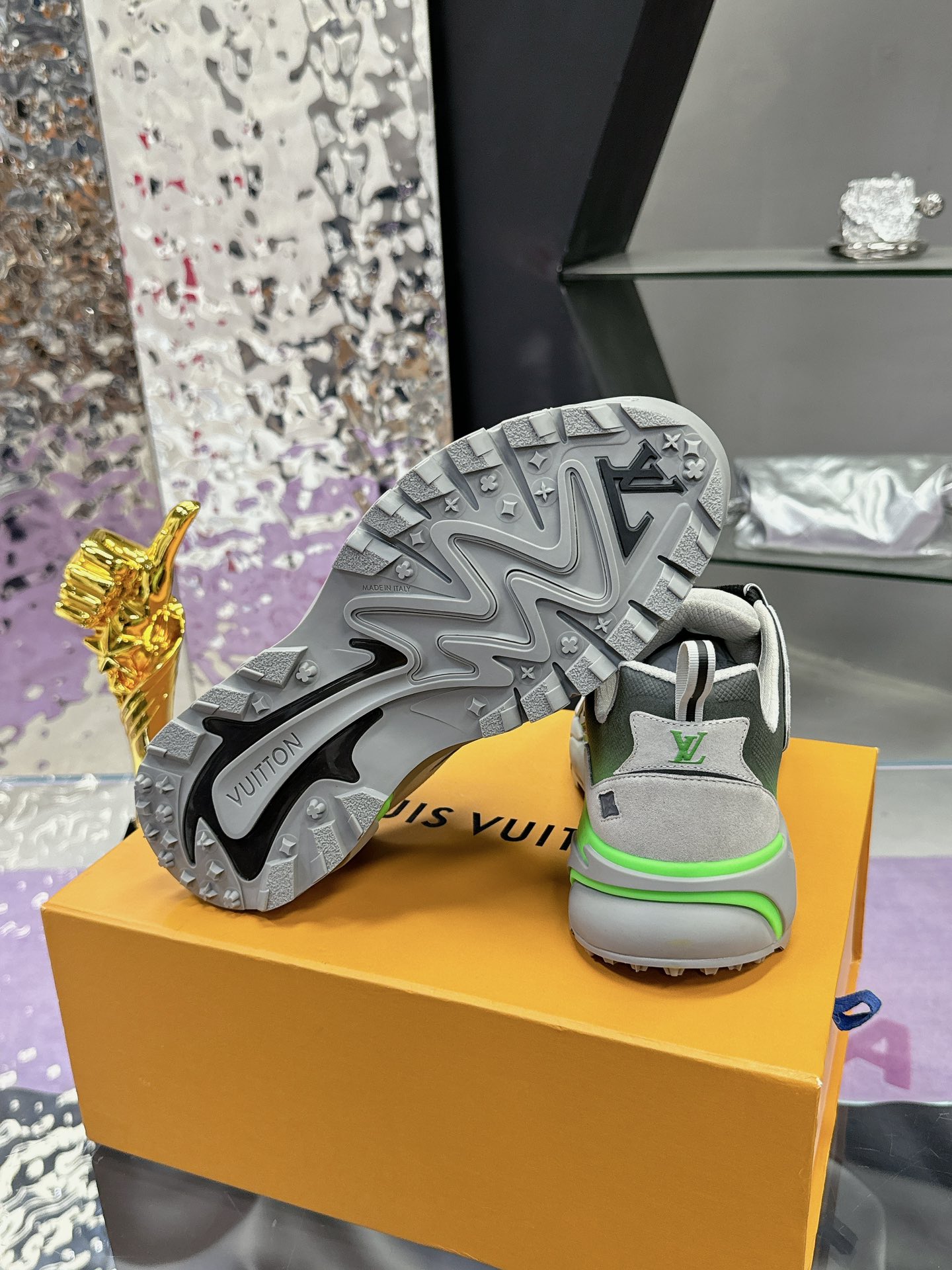 LV 高仿運動鞋 灰綠拼色 厚底舒適百搭時尚休閒鞋｜歐美奢侈品精品推薦