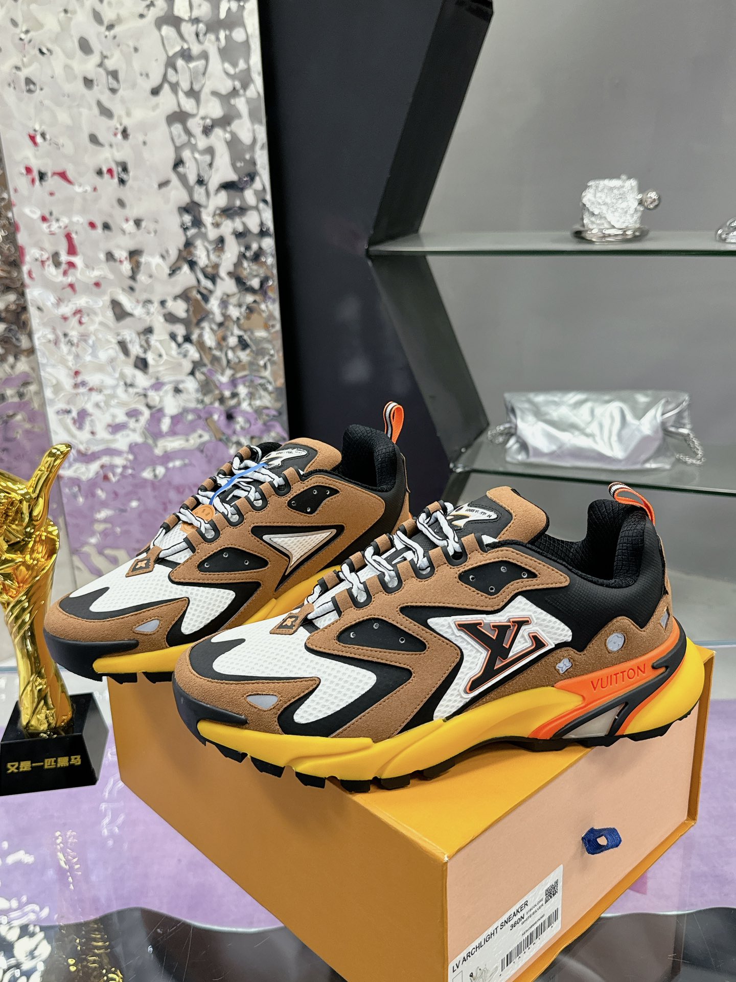 LV 高仿運動鞋 棕黑拼色 厚底舒適百搭潮流跑鞋｜歐美奢侈品精品推薦