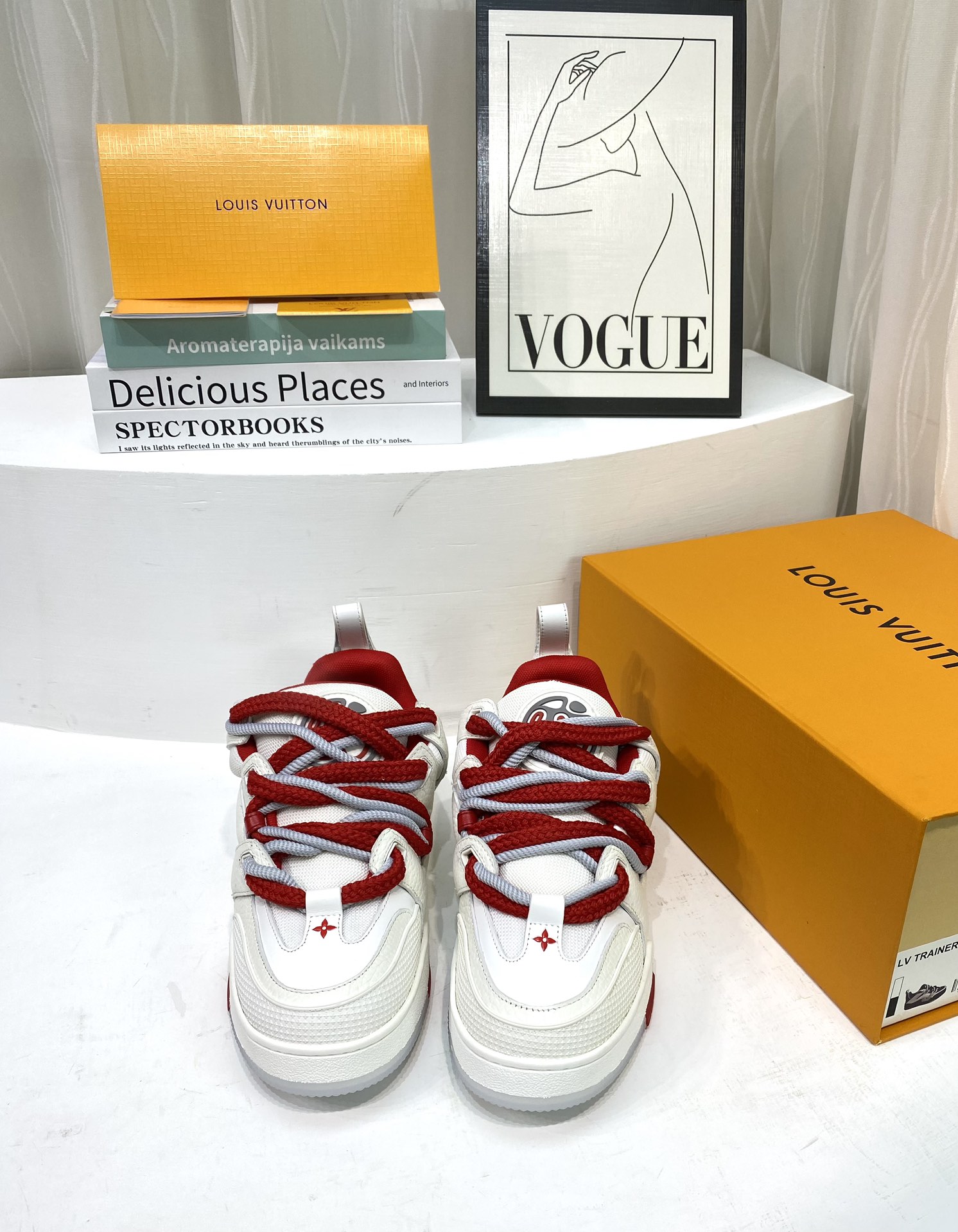 LV 高仿運動鞋 白紅拼色 厚底舒適休閒潮流款｜歐美奢侈品精品推薦
