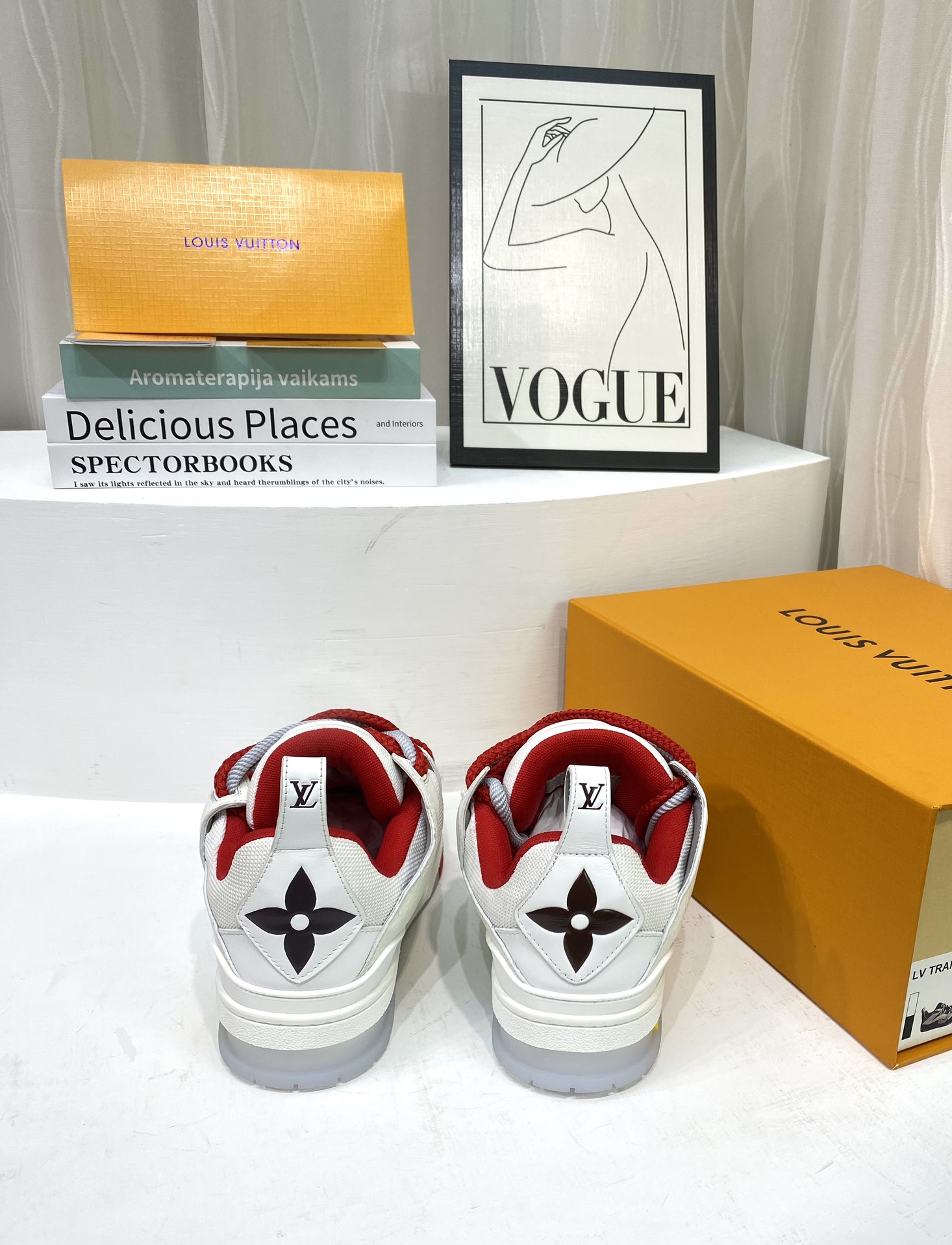 LV 高仿運動鞋 白紅拼色 厚底舒適休閒潮流款｜歐美奢侈品精品推薦