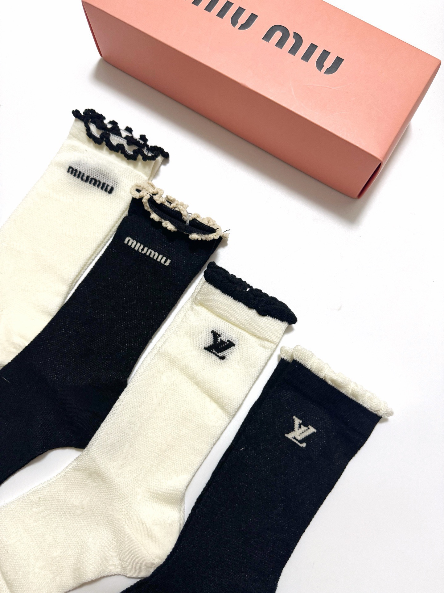 LV 原單襪子 荷葉邊中筒款拼色套裝｜歐美奢侈品精品推薦