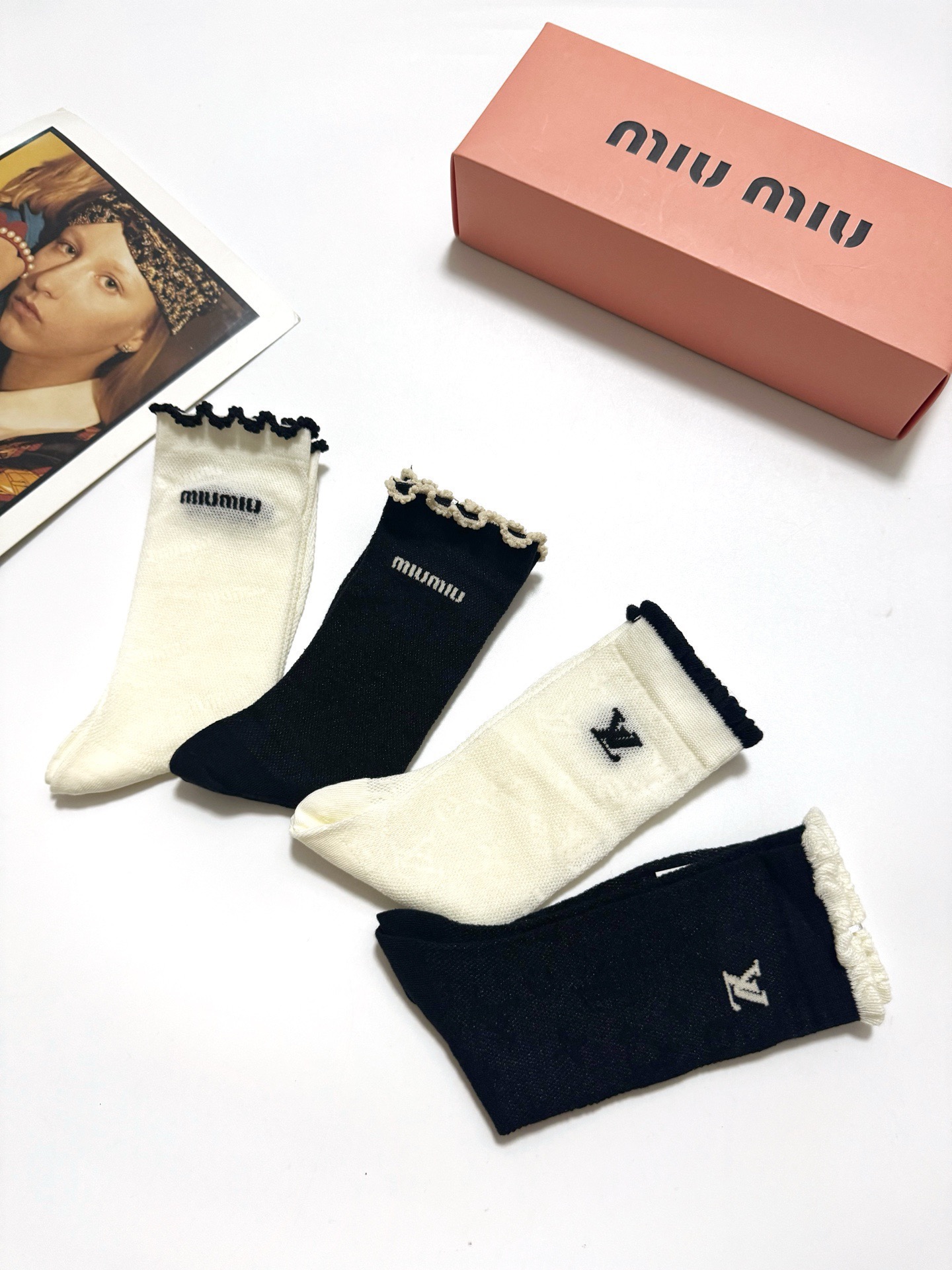 LV 原單襪子 荷葉邊中筒款拼色套裝｜歐美奢侈品精品推薦