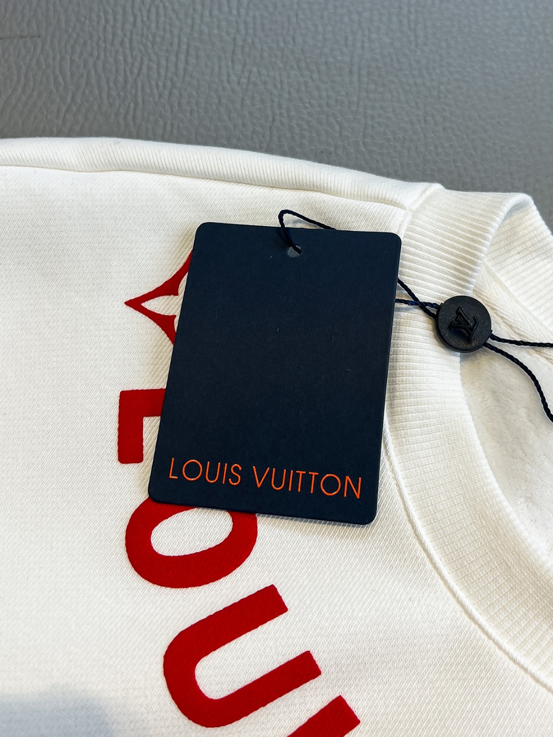 LV 一比一白色圓領衛衣 簡約百搭時尚單品｜歐美奢侈品精品推薦