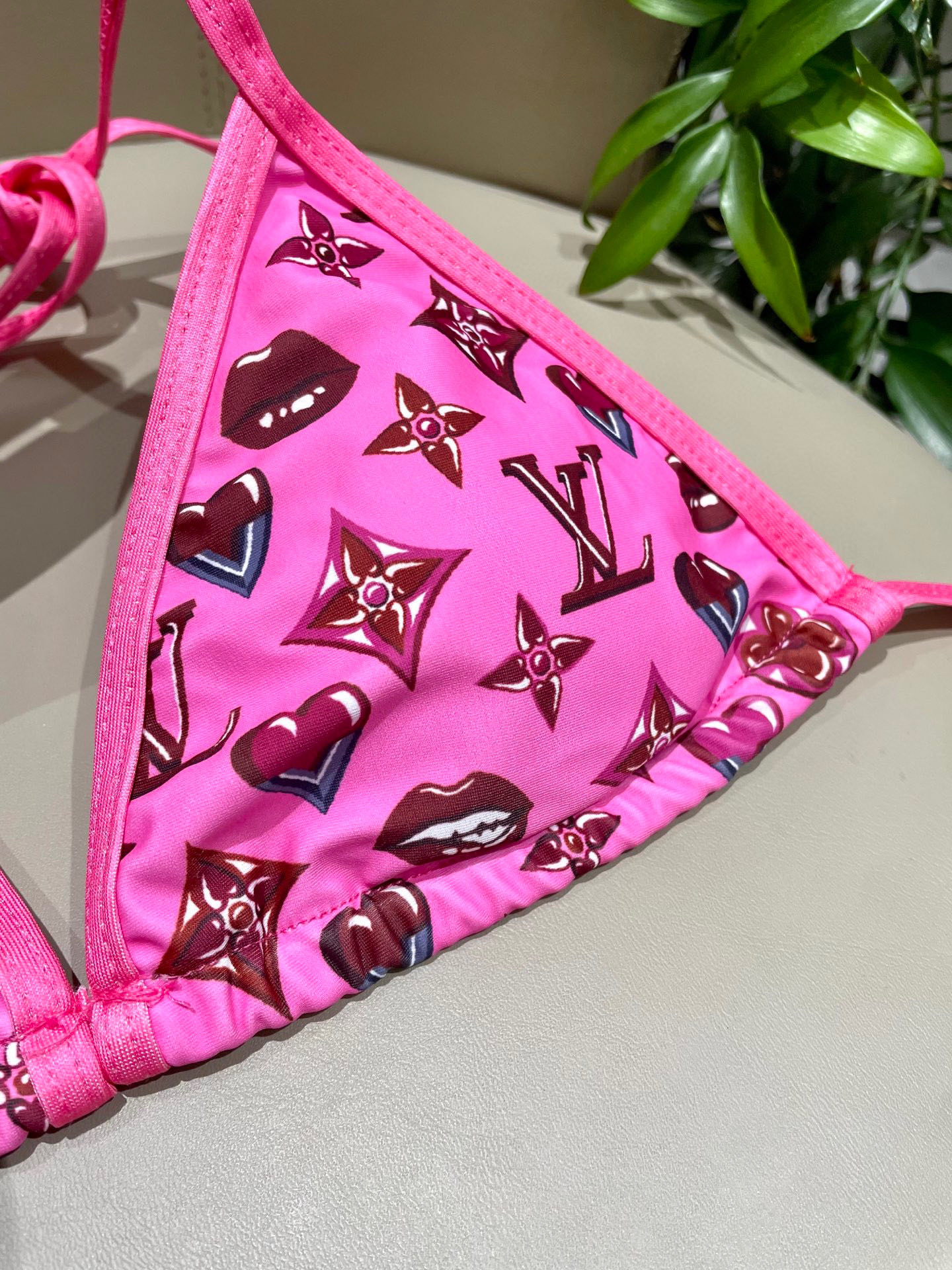 LV 高仿比基尼 粉色印花心型性感款｜歐美奢侈品精品推薦