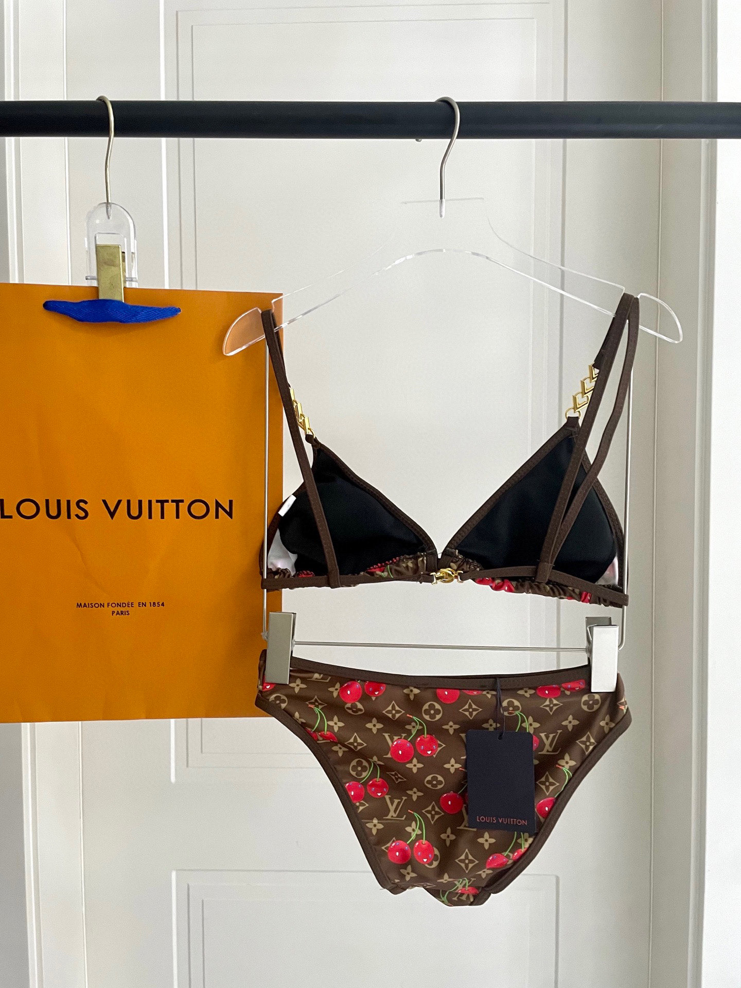 LV 一比一比基尼 棕色櫻桃印花金扣時尚款｜歐美奢侈品精品推薦