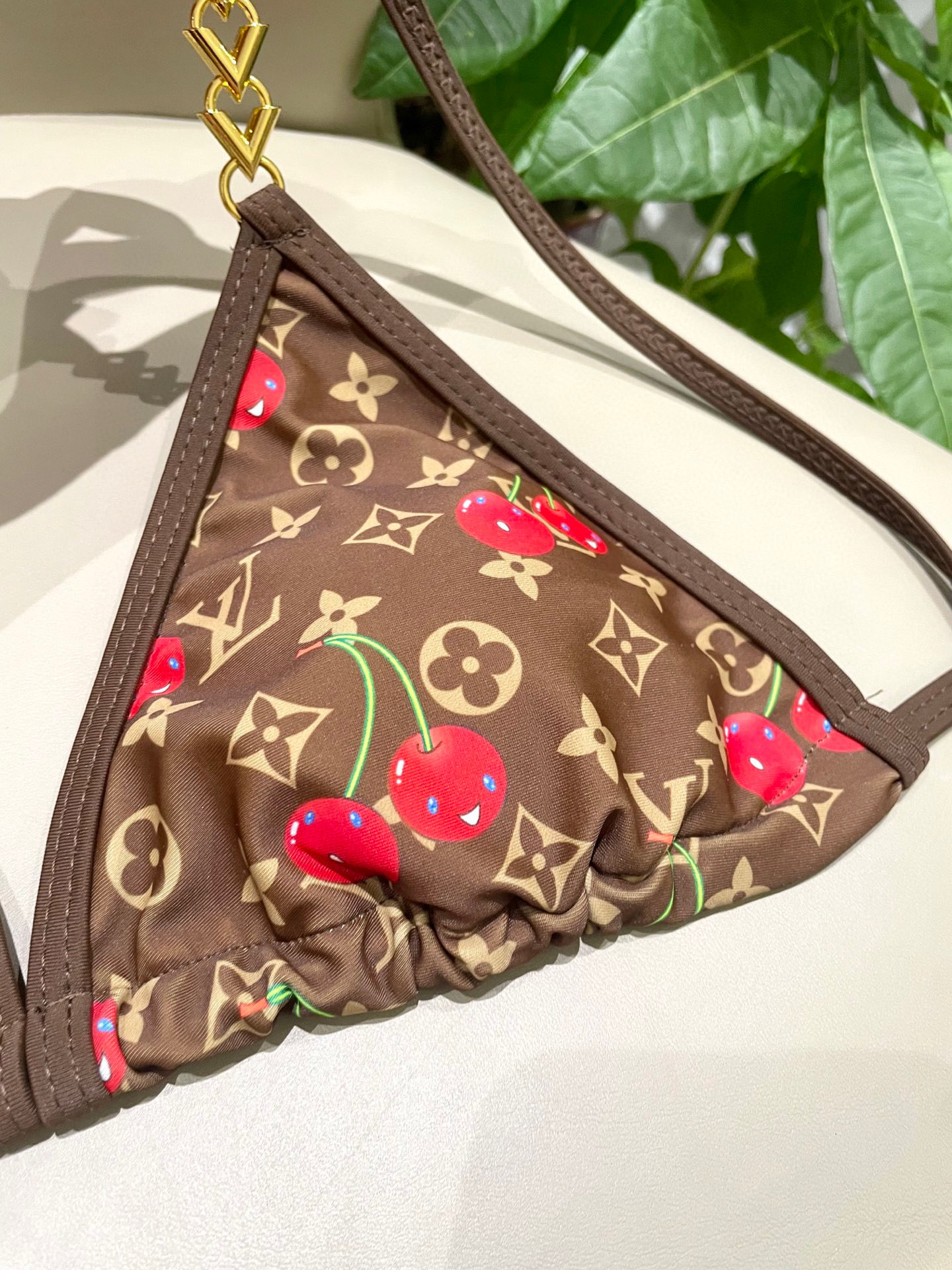 LV 一比一比基尼 棕色櫻桃印花金扣時尚款｜歐美奢侈品精品推薦