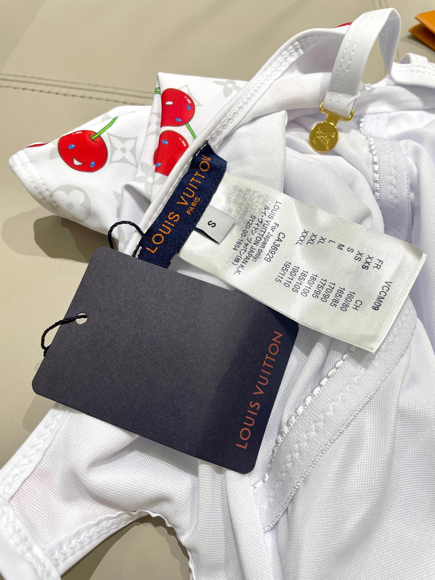 LV 高仿泳裝 白色櫻桃印花連體比基尼時尚款｜歐美奢侈品精品推薦