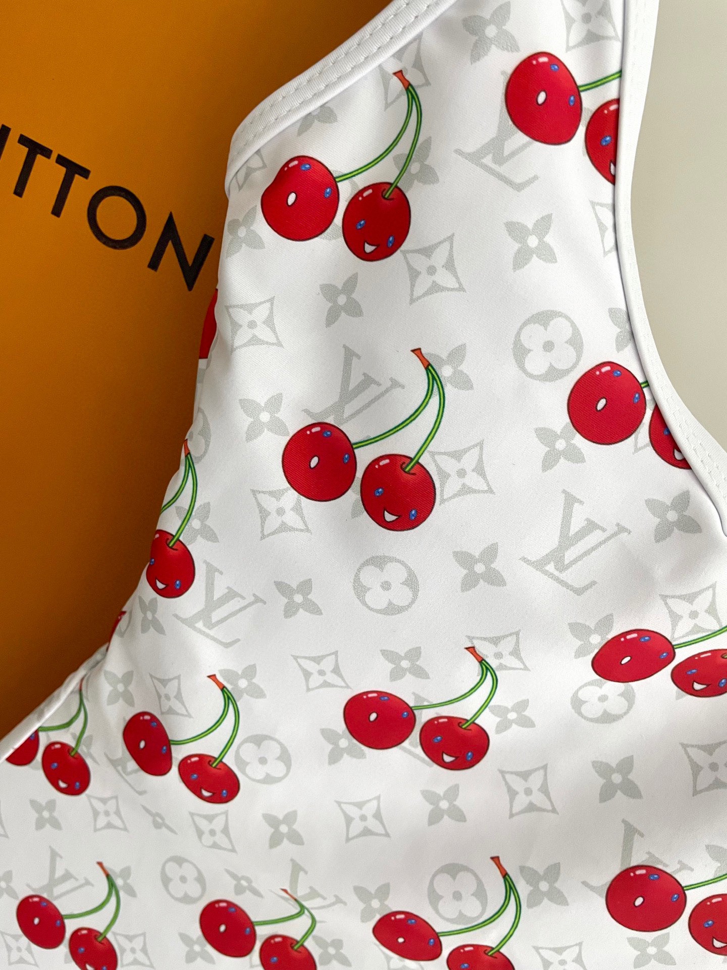 LV 高仿泳裝 白色櫻桃印花連體比基尼時尚款｜歐美奢侈品精品推薦