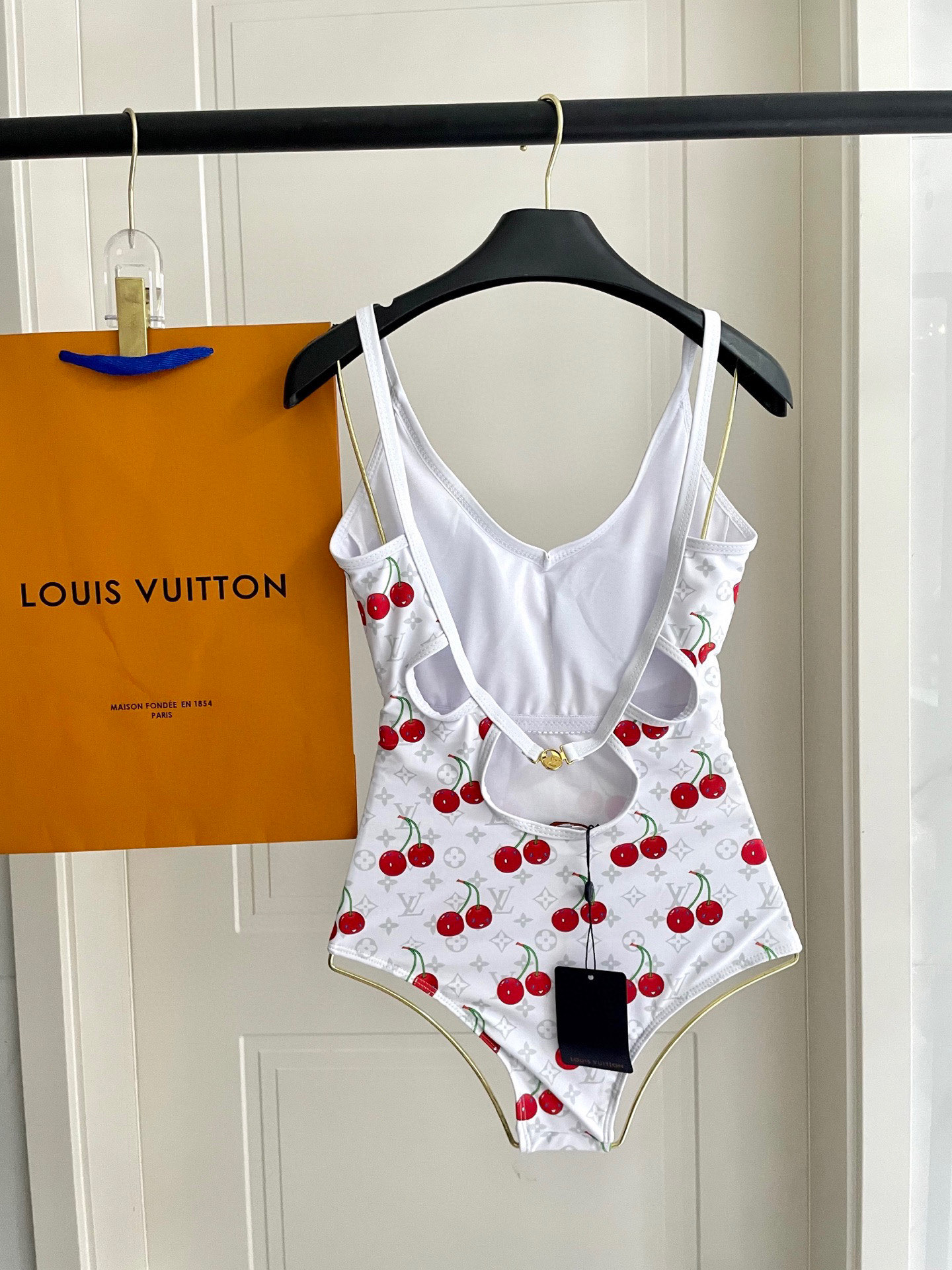 LV 高仿泳裝 白色櫻桃印花連體比基尼時尚款｜歐美奢侈品精品推薦