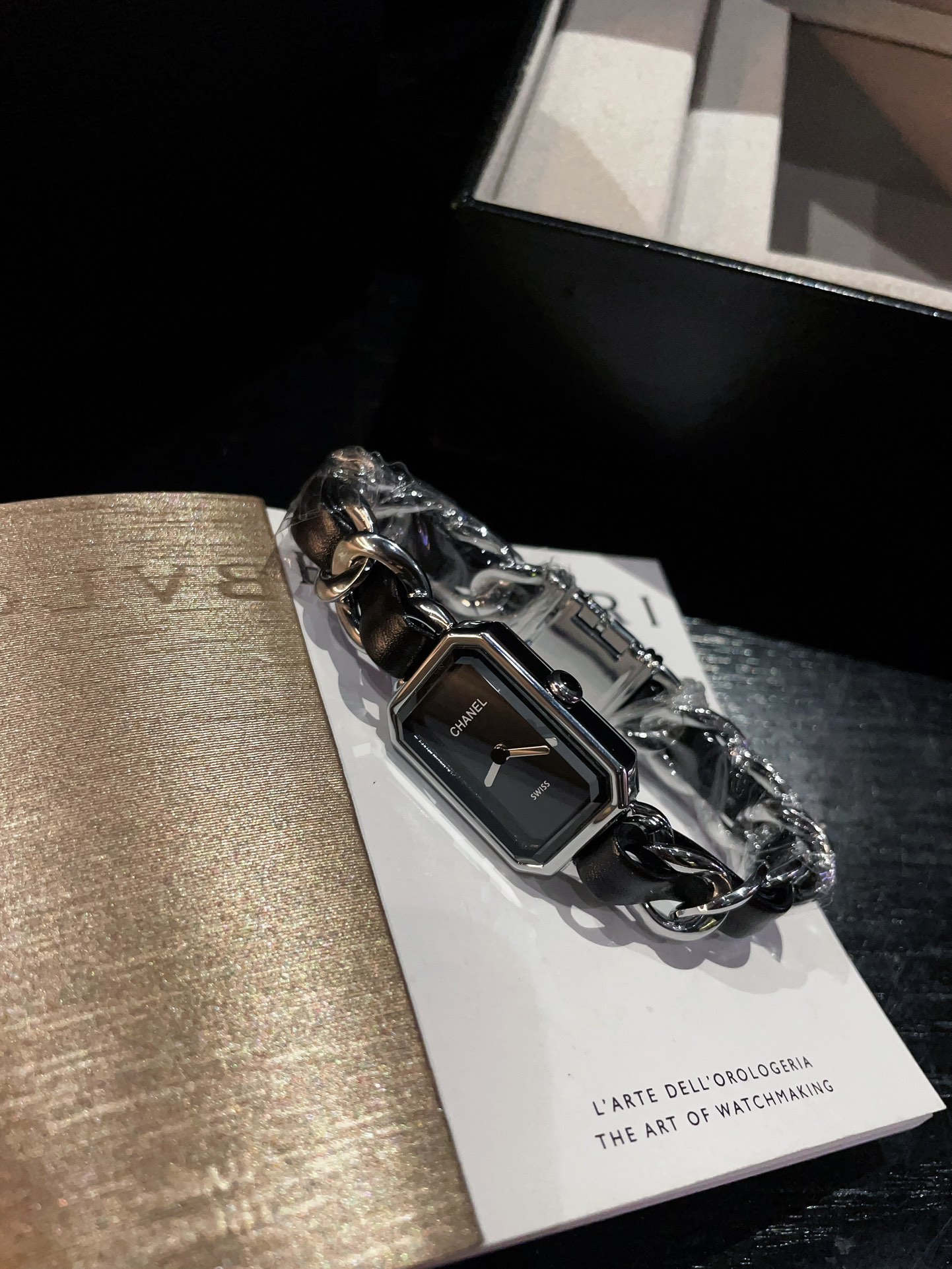 CHANEL Première 鏈帶高仿女錶 黑面金邊優雅款｜歐美奢侈品精品推薦