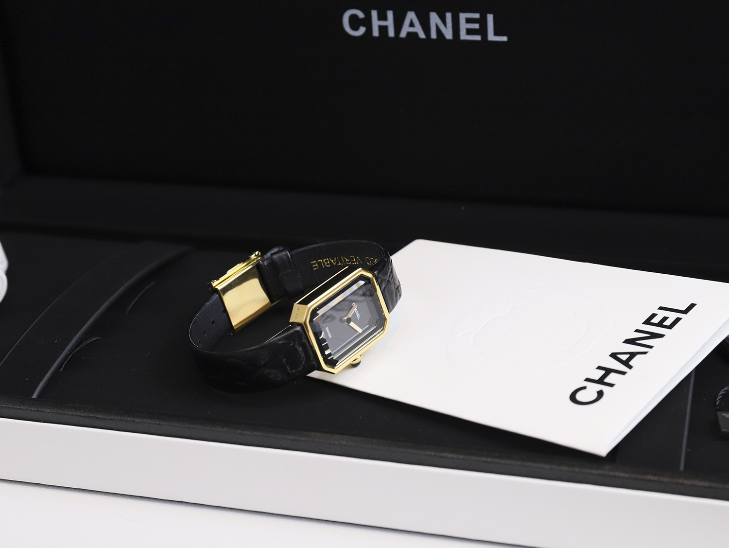 CHANEL Première 黑面金邊高仿皮革腕錶 經典優雅款｜歐美奢侈品精品推薦