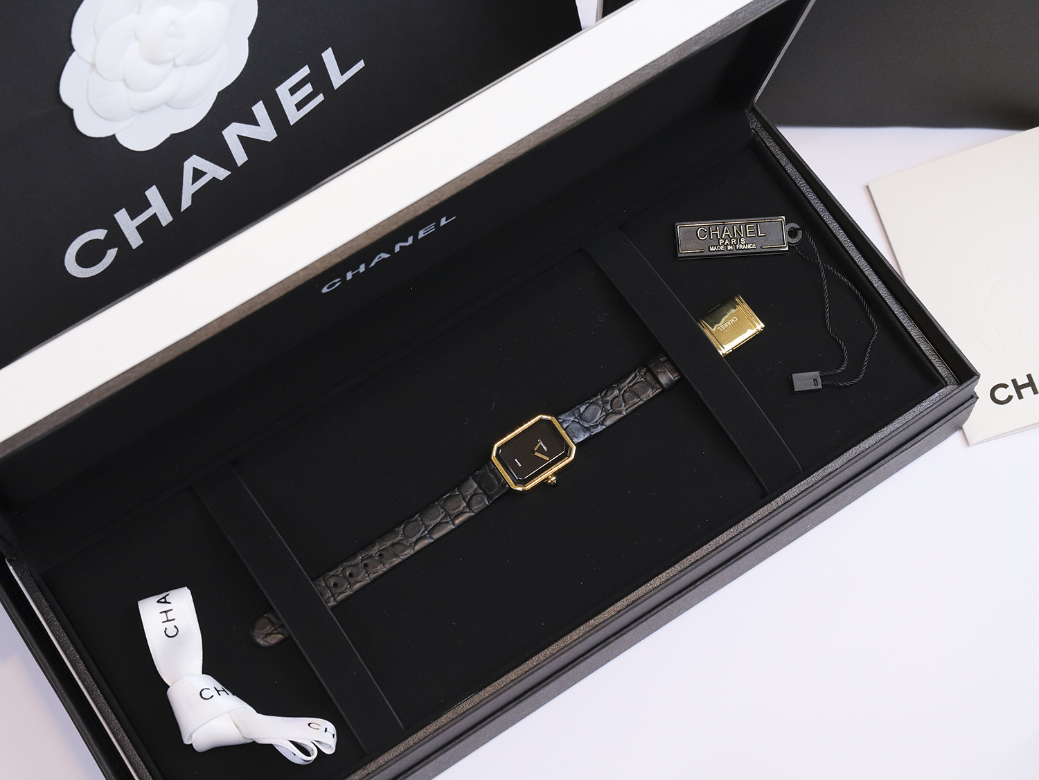 CHANEL Première 黑面金邊高仿皮革腕錶 經典優雅款｜歐美奢侈品精品推薦