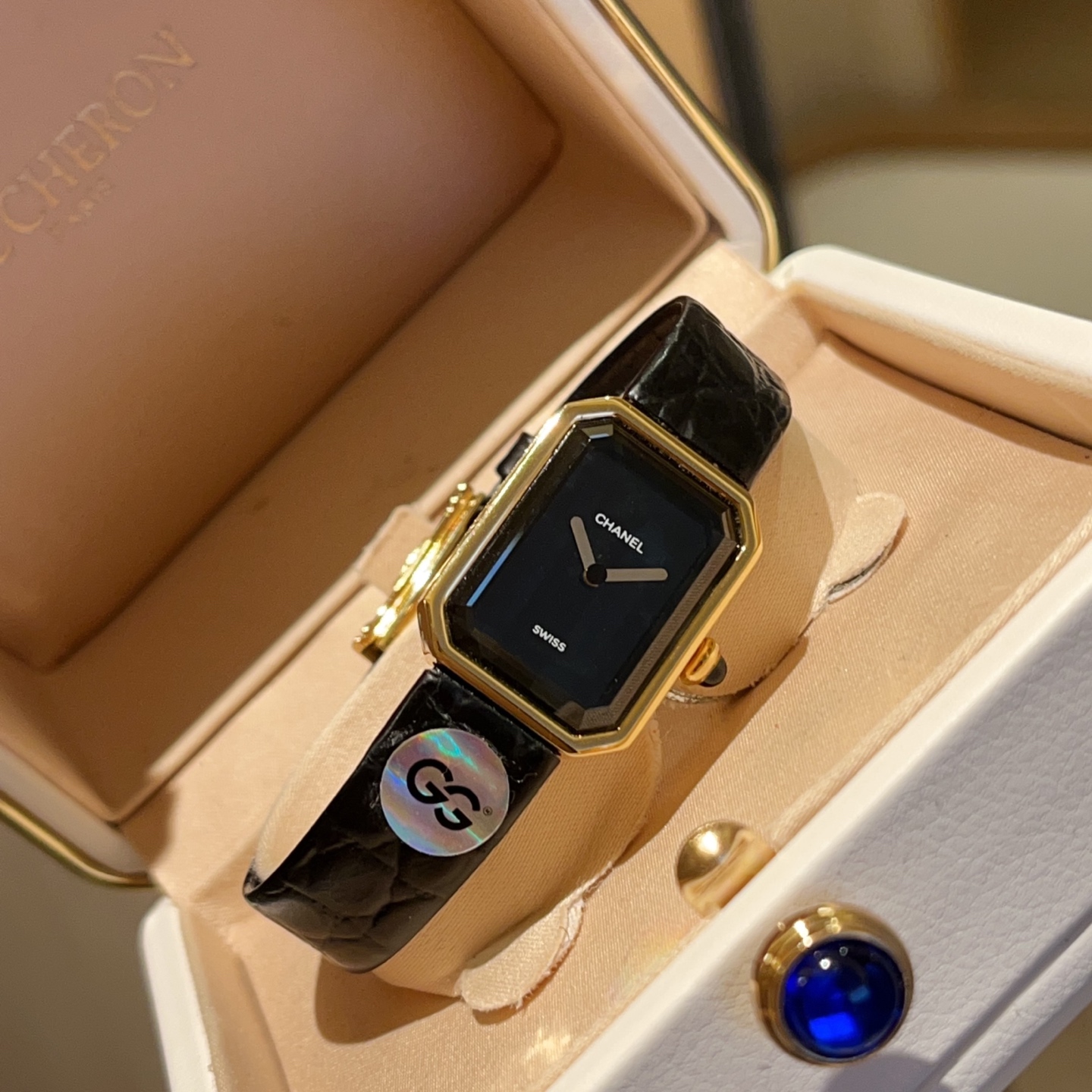 CHANEL 方鑽一比一皮革女錶 金邊設計經典優雅|超A仿原單精品圖片 14 CHANEL 方鑽一比一皮革女錶 金邊設計經典優雅|歐美奢侈品精品推薦