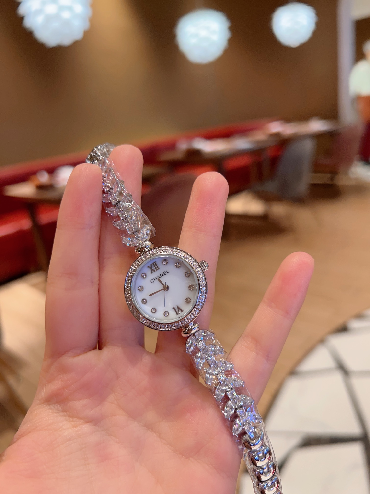 CHANEL Première鑽鏈原單圓形女錶 白貝母鑽圈奢華款｜歐美奢侈品精品推薦