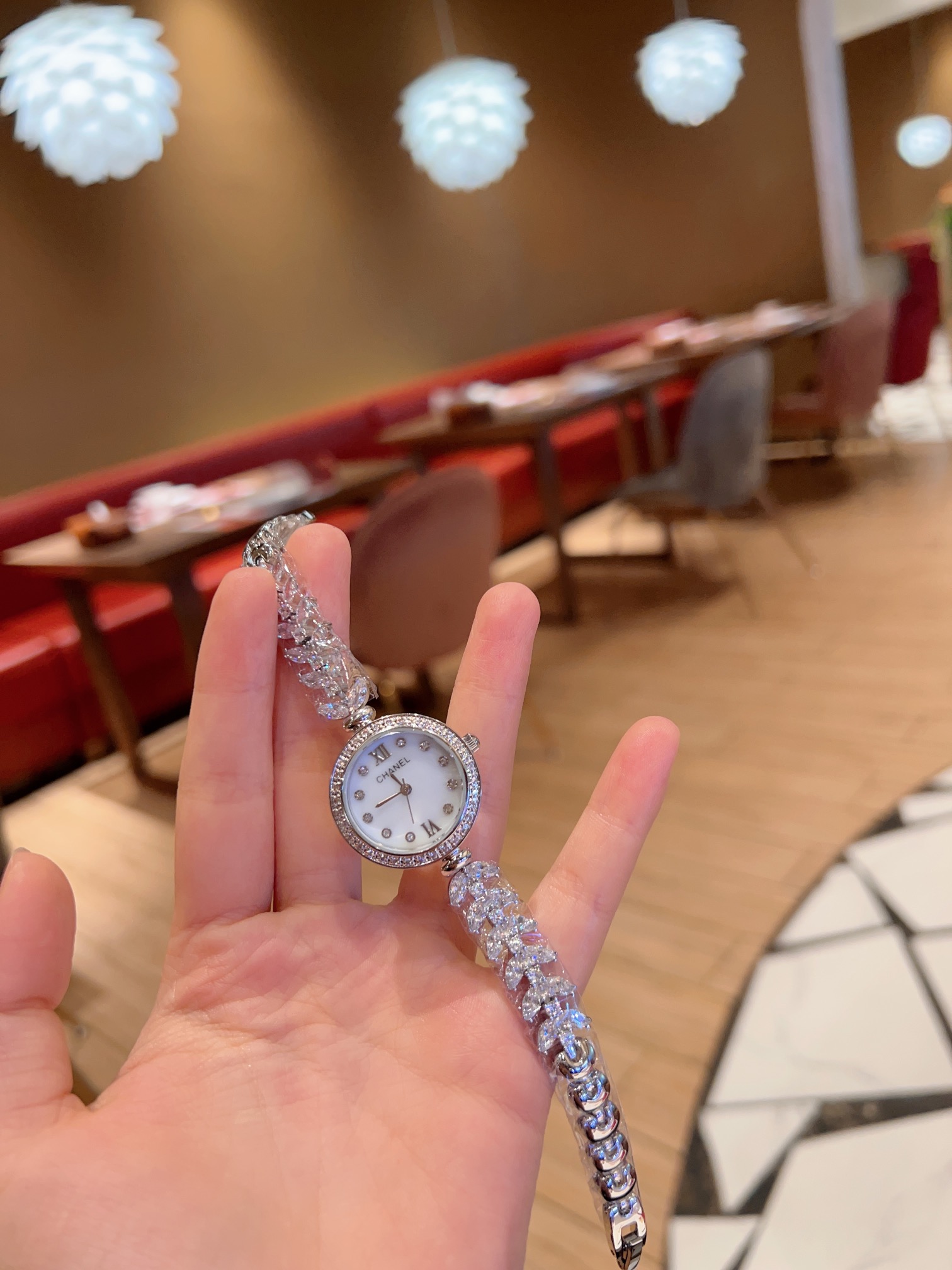 CHANEL Première鑽鏈原單圓形女錶 白貝母鑽圈奢華款｜歐美奢侈品精品推薦