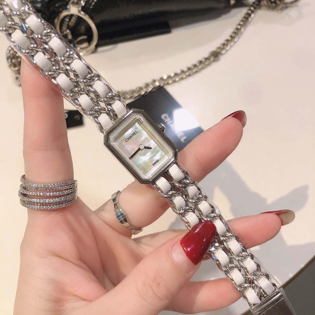 CHANEL Première 高仿白陶女錶 銀鏈皮編設計|超A仿原單精品圖片 13 CHANEL Première 高仿白陶女錶 銀鏈皮編設計|歐美奢侈品精品推薦