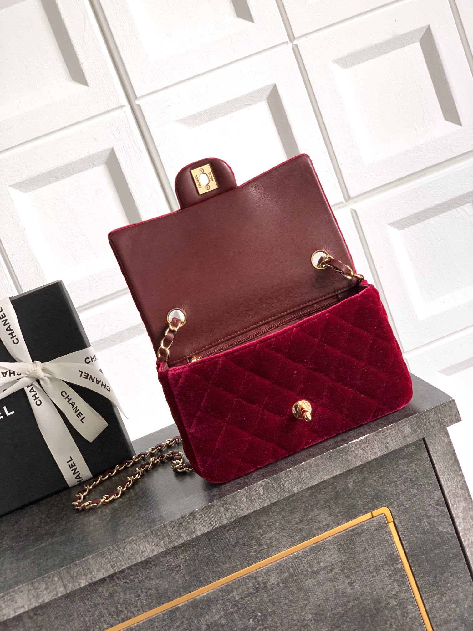 CHANEL 高仿 2.55 絨面紅酒色鏈條包 經典雙C復古奢華精品女包｜歐美奢侈品精品推薦
