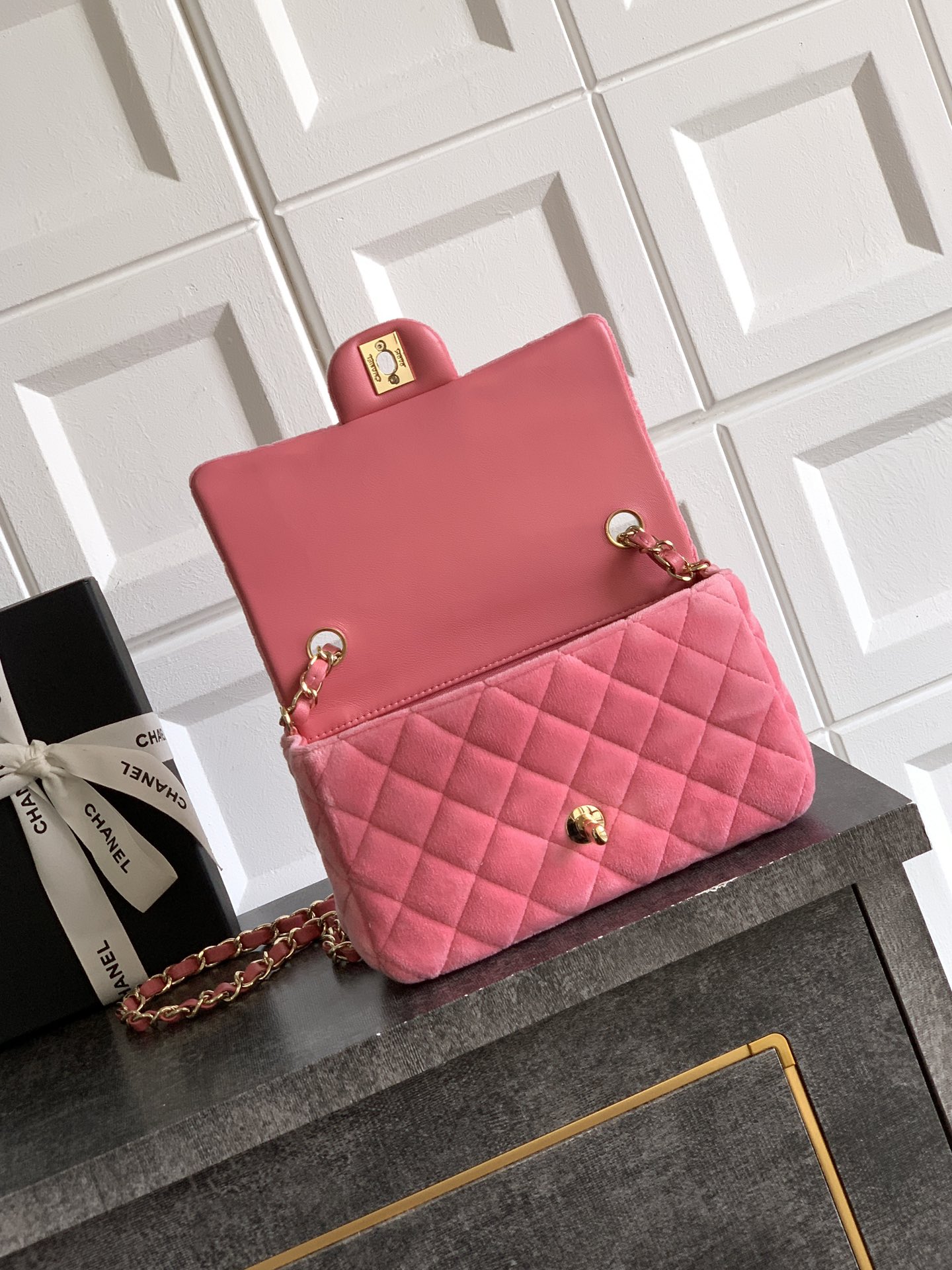 CHANEL 高仿 2.55 粉色絨面菱格鏈條包 氣質甜美百搭精品女包｜歐美奢侈品精品推薦