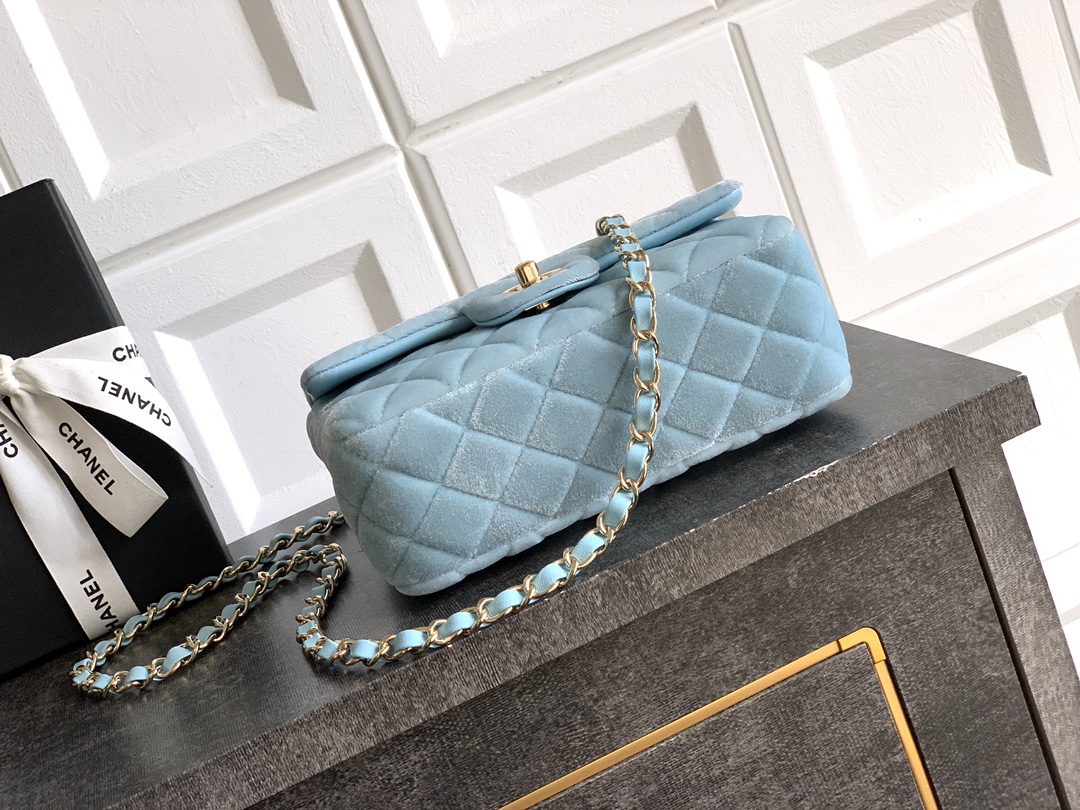 CHANEL 原單 2.55 天藍色絨面鏈條包 清新優雅精品女包 法式質感首選｜歐美奢侈品精品推薦