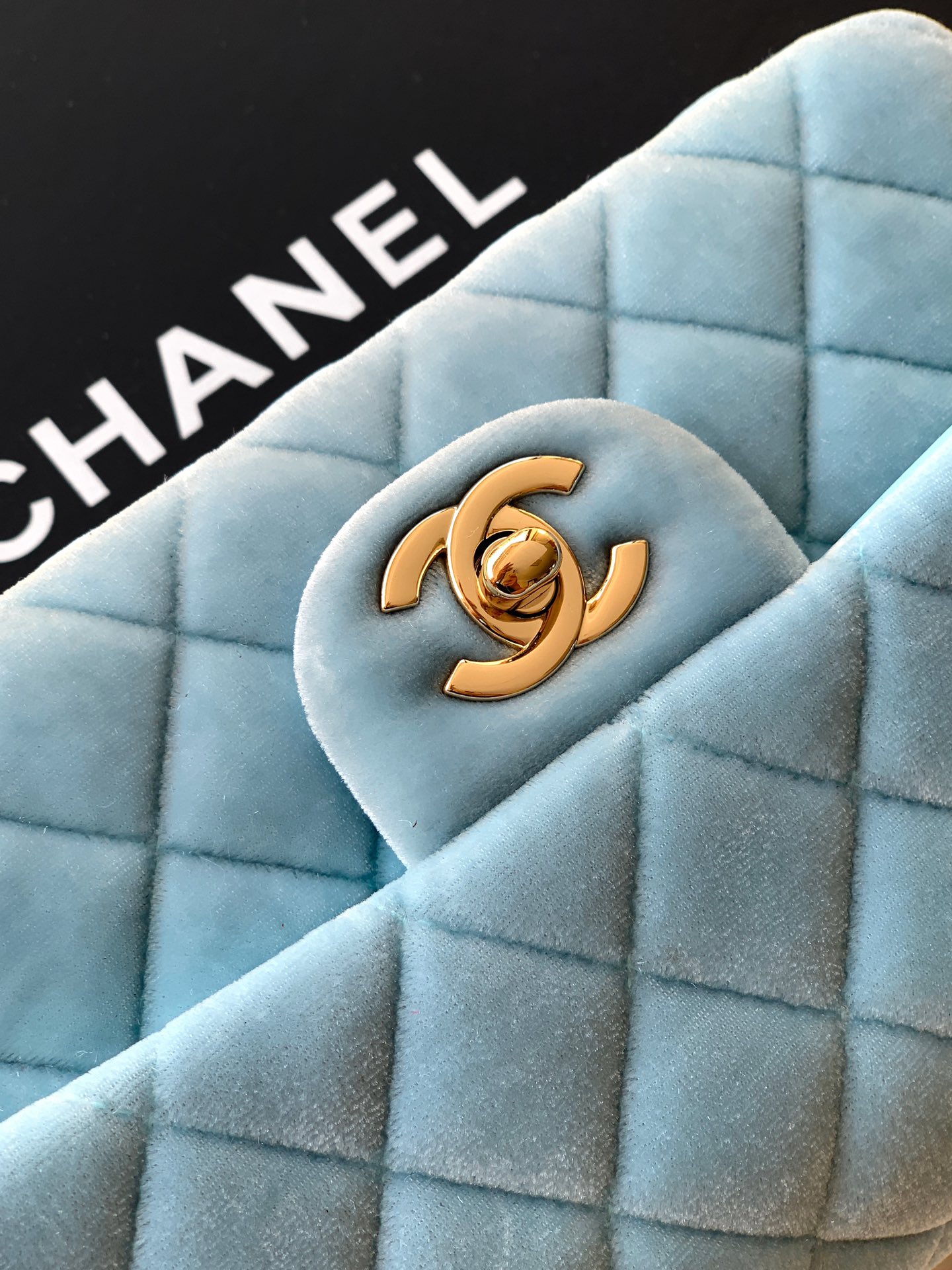 CHANEL 原單 2.55 天藍色絨面鏈條包 清新優雅精品女包 法式質感首選｜歐美奢侈品精品推薦