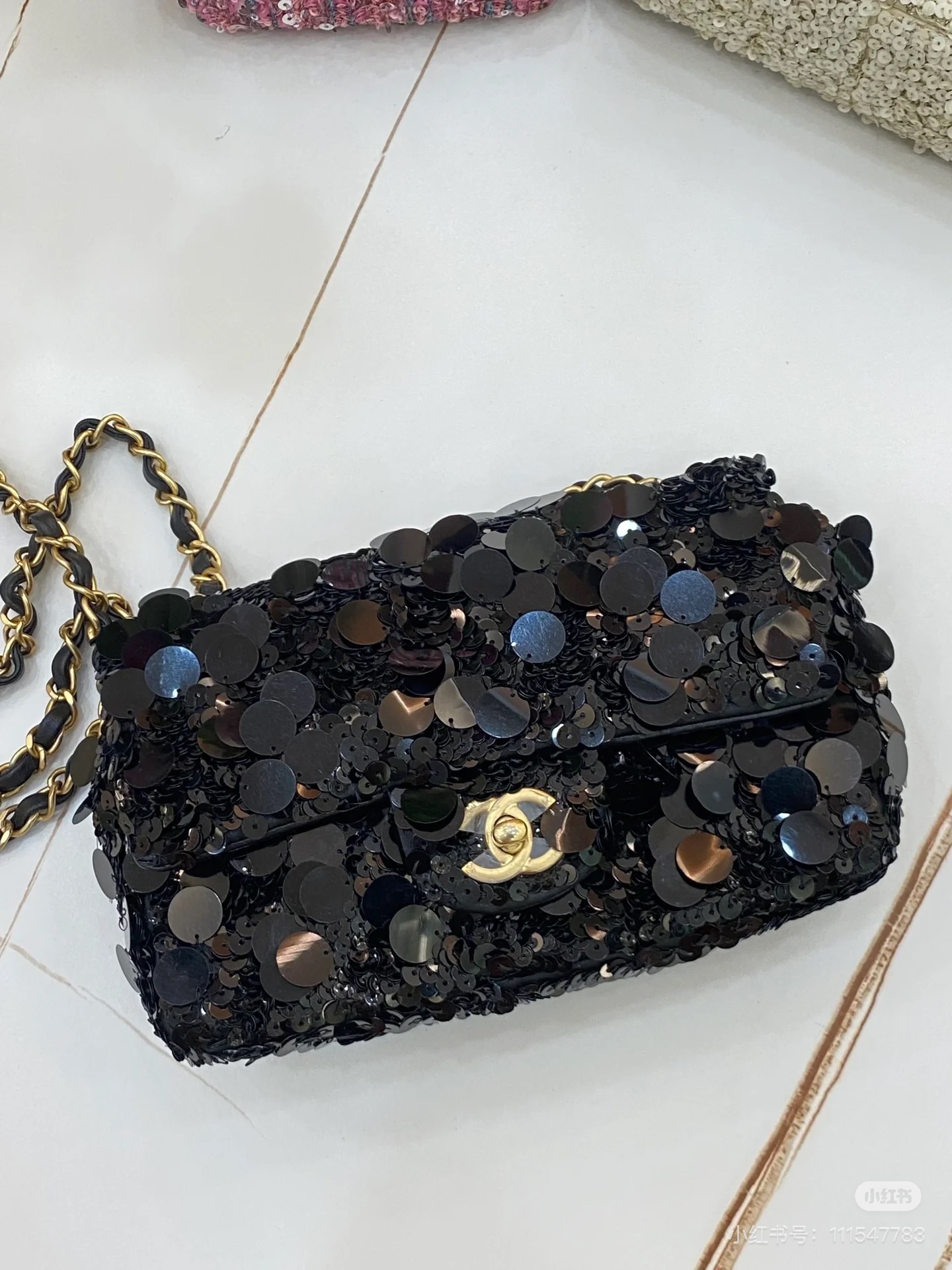 CHANEL 高仿 黑色亮片鏈條包 閃耀奢華質感派對精品女包｜歐美奢侈品精品推薦