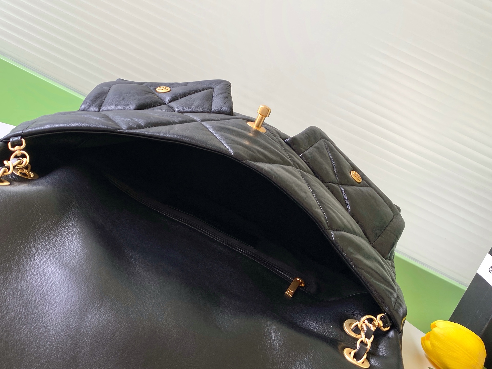 CHANEL 高仿 雙口袋黑色菱格鏈條包 經典復古金鎖造型精品女包｜歐美奢侈品精品推薦