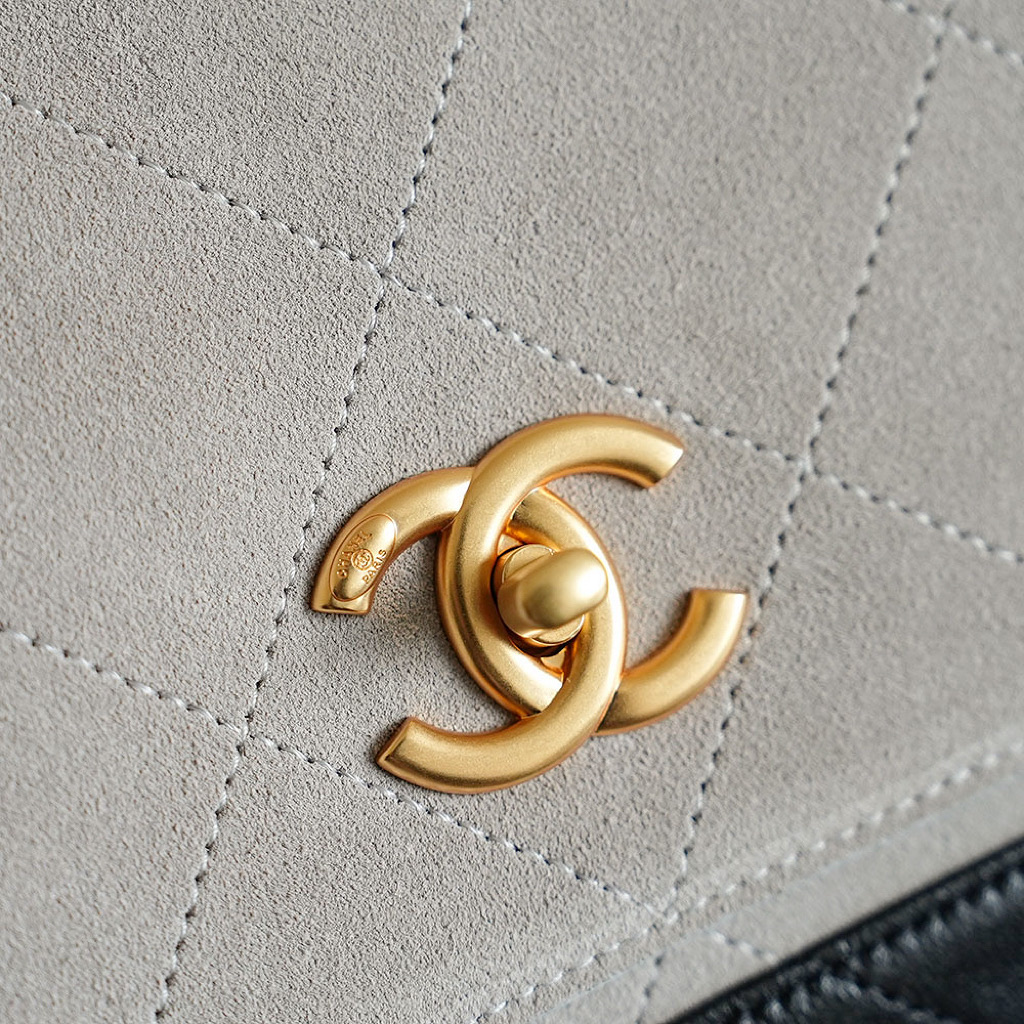 CHANEL A貨 2.55 黑灰拼接手提鏈條包 經典雙色設計精品女包｜歐美奢侈品精品推薦