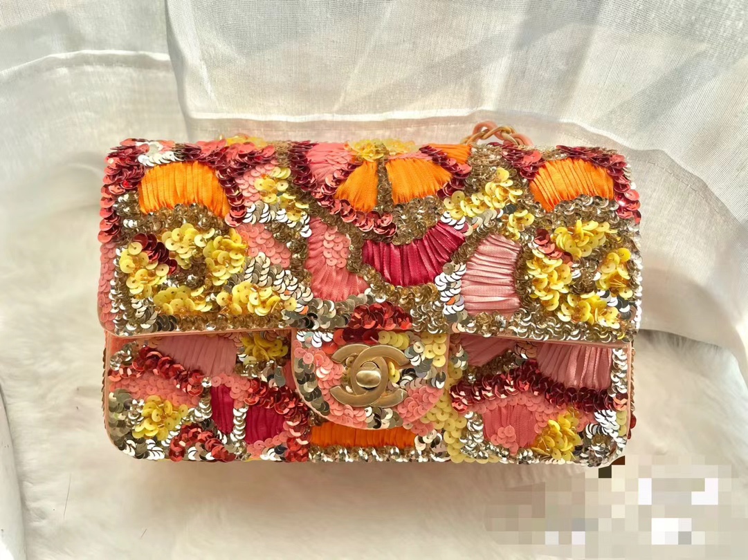 CHANEL 一比一 2.55 彩色亮片刺繡鏈條包 手工藝術設計限量女包｜歐美奢侈品精品推薦