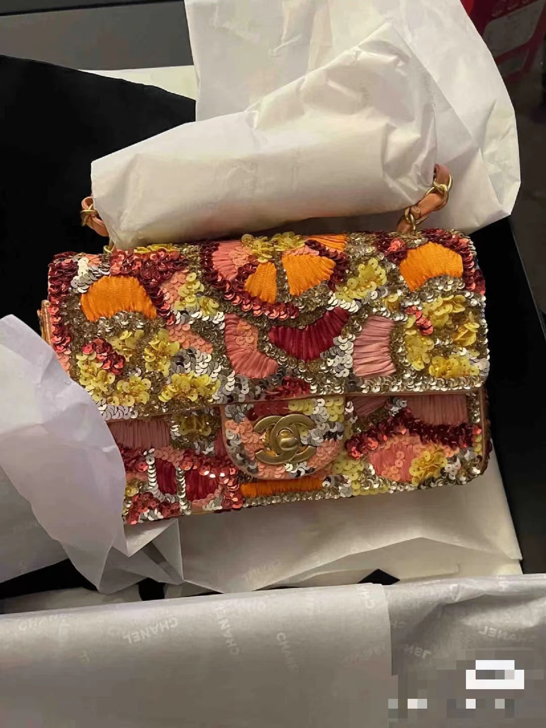 CHANEL 一比一 2.55 彩色亮片刺繡鏈條包 手工藝術設計限量女包｜歐美奢侈品精品推薦