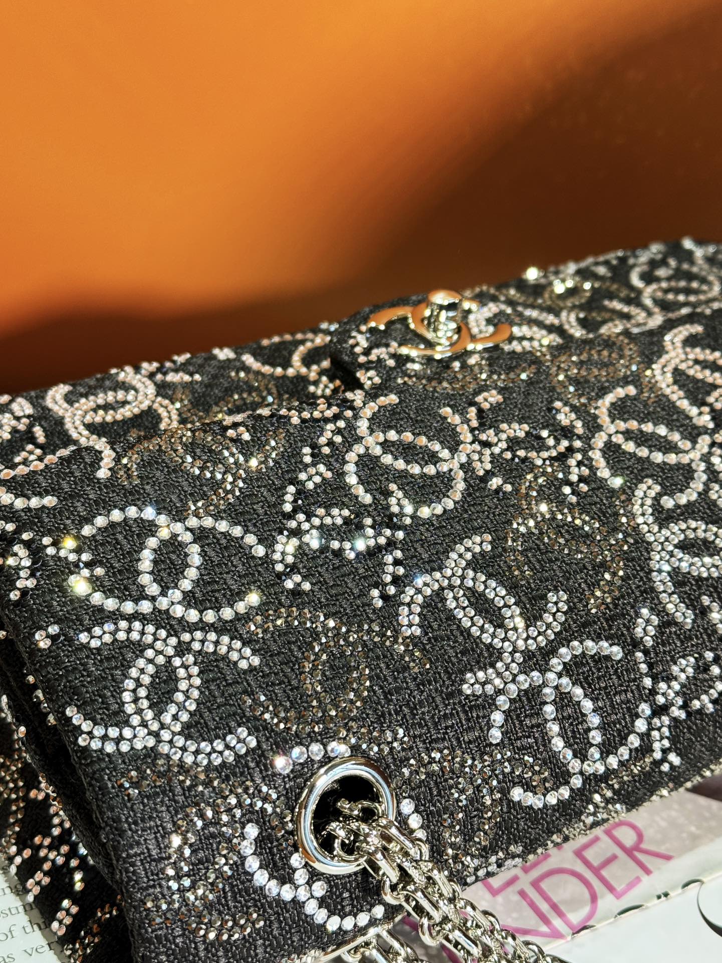 CHANEL 高仿 2.55 黑色亮鑽刺繡鏈條包 菱格閃耀奢華精品女包｜歐美奢侈品精品推薦