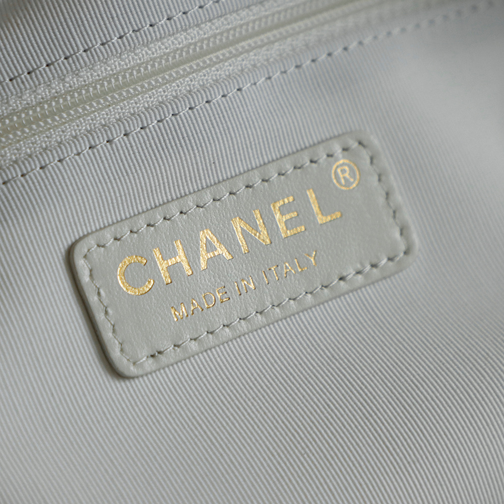 CHANEL 一比一 2.55 白色徽章鏈條包 復古限量拼飾精品包｜歐美奢侈品精品推薦