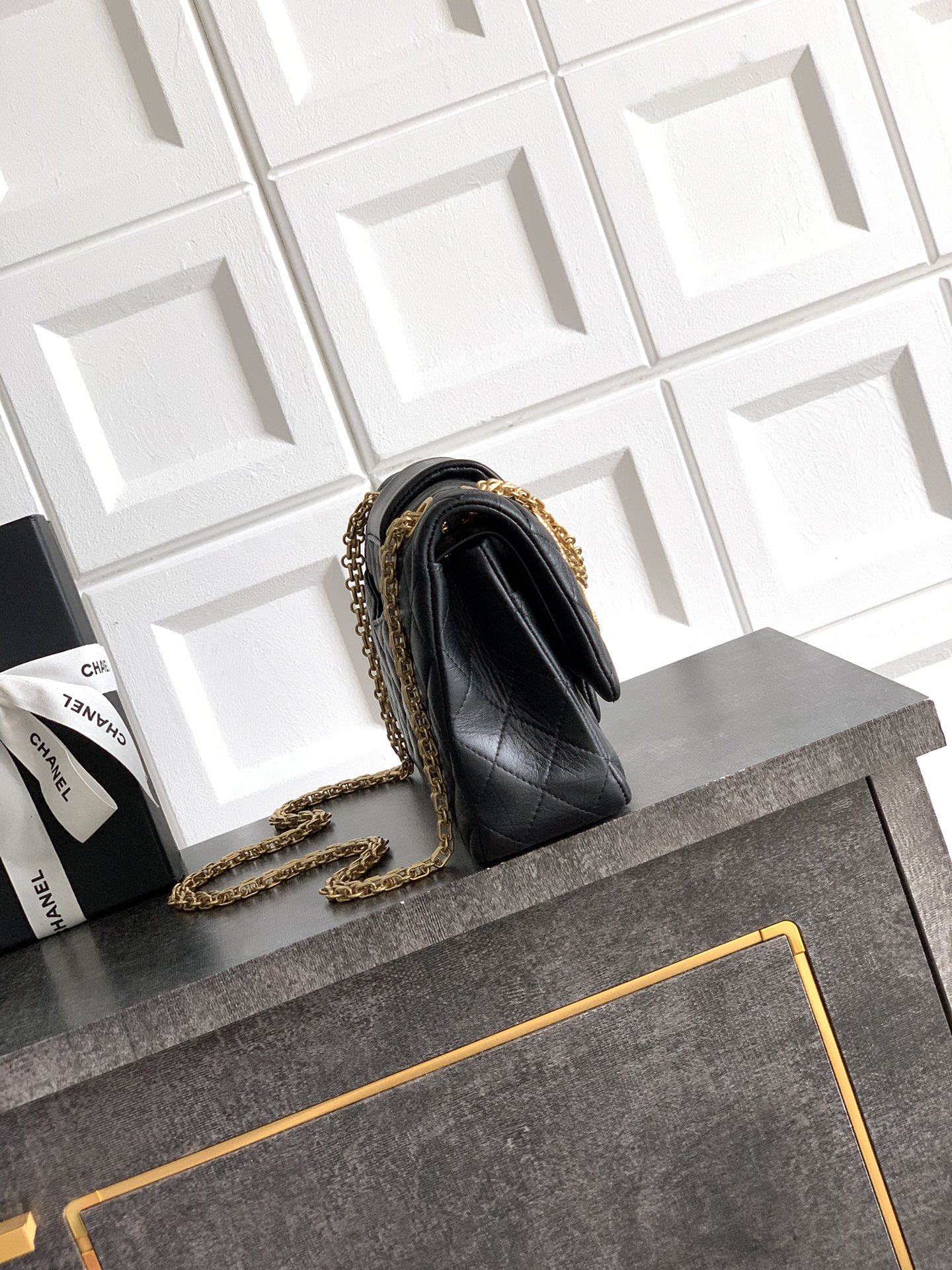 CHANEL 頂級原版 2.55 黑色金鏈徽章包 經典限量復古鏈條包｜歐美奢侈品精品推薦