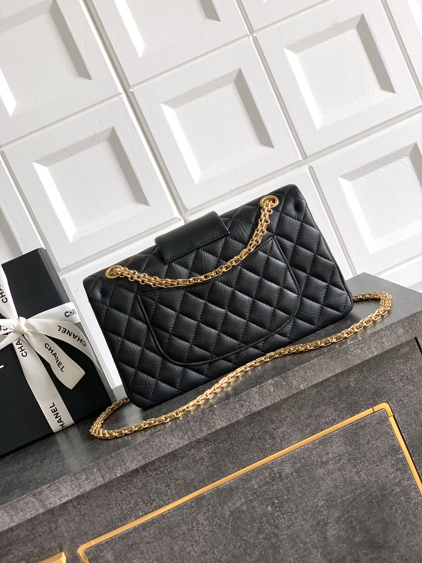 CHANEL 頂級原版 2.55 黑色金鏈徽章包 經典限量復古鏈條包｜歐美奢侈品精品推薦
