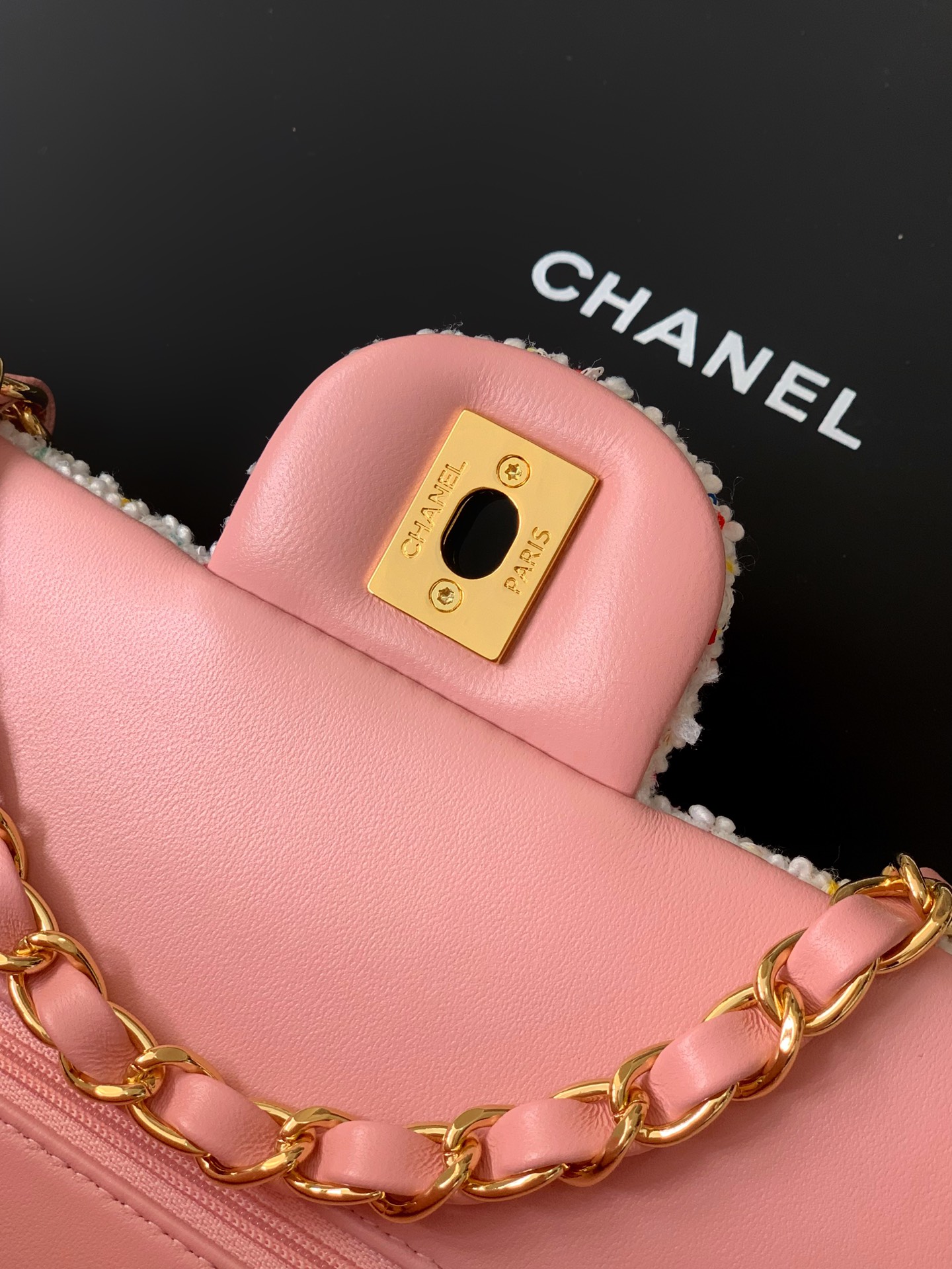 CHANEL 高仿 2.55 白色花呢繽紛鏈條包 春夏限定精品肩背包｜歐美奢侈品精品推薦